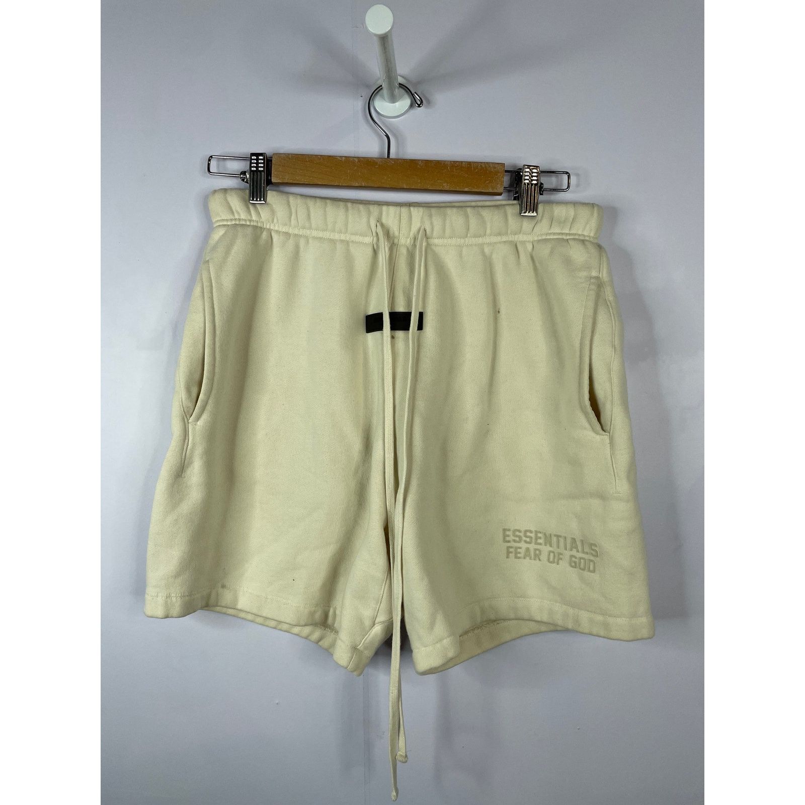 Essentials Essentials Cream Sweat Shorts Size US 28 / EU 44 - 1 Thumbnail