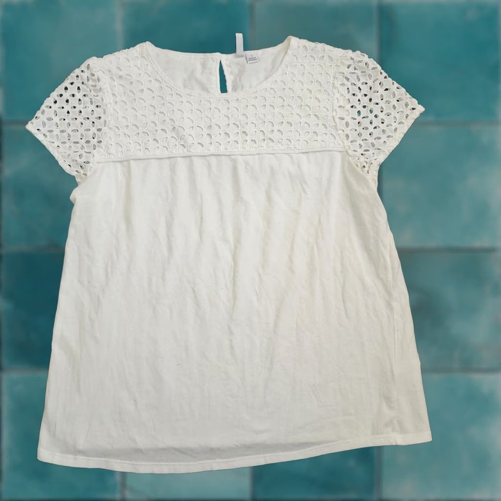 Vintage ELLE White Lace Yoke Short Sleeve Top JUNIOR L Blouse Women Shirt Casual Party/Cocktail Travel Basics Cotton Blend Pullover Slim/Regular Fit Size L / US 10 / IT 46 - 1 Thumbnail