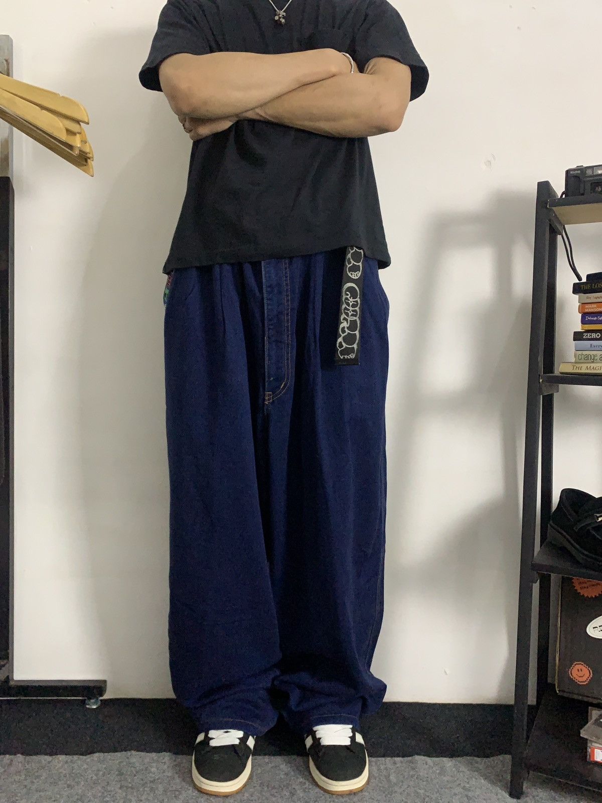 Hardy Amies Rare Dark Blue 'Hardy Amies Sport' Y2K Baggy Fit Longpants Size US 34 / EU 50 - 3 Thumbnail