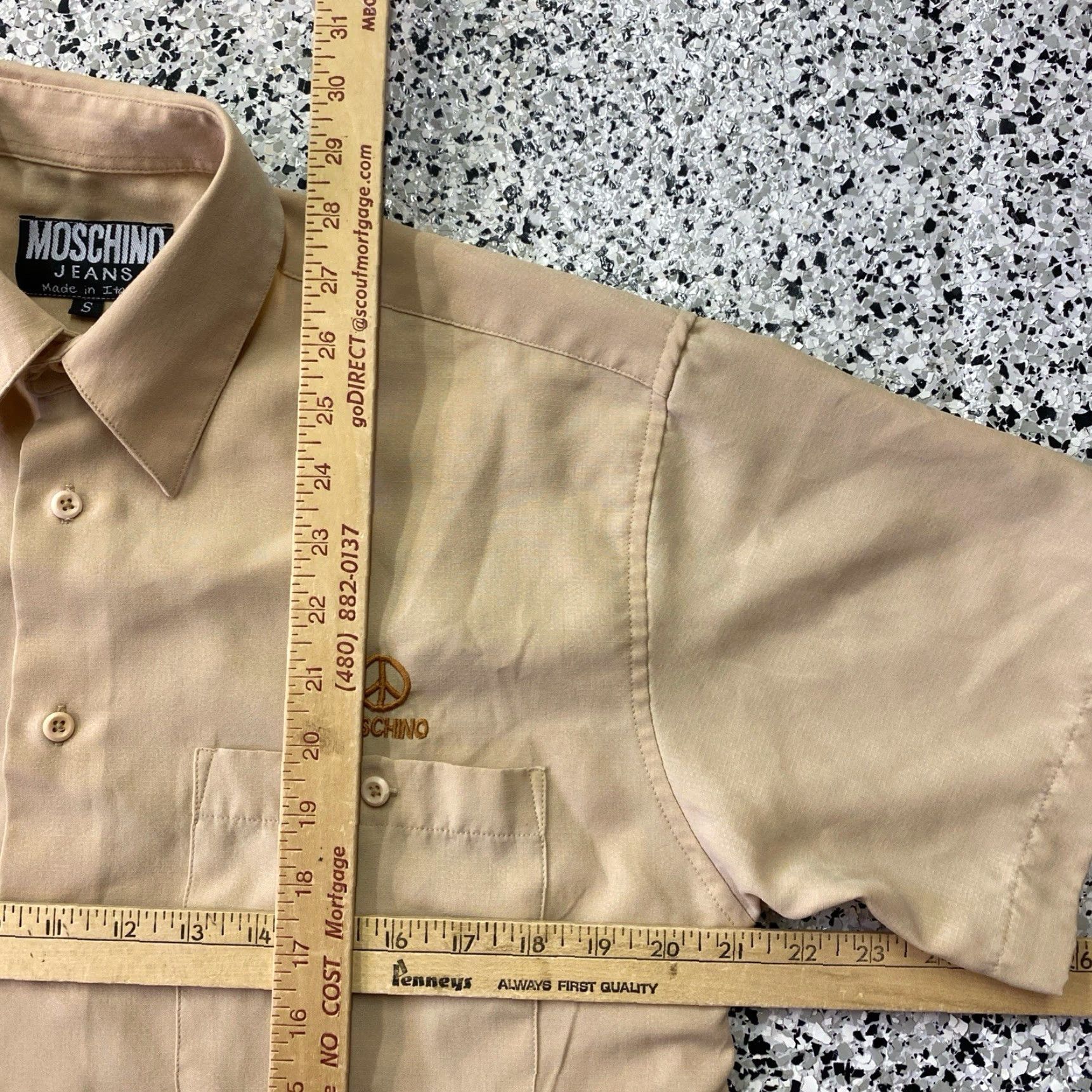 Moschino VINTAGE Moschino Jeans Short Sleeve Button-Down Shirt S Mens Beige 90s Designer Embroidered Pockets Relaxed Button Up Shirt Size US S / EU 44-46 / 1 - 3 Thumbnail