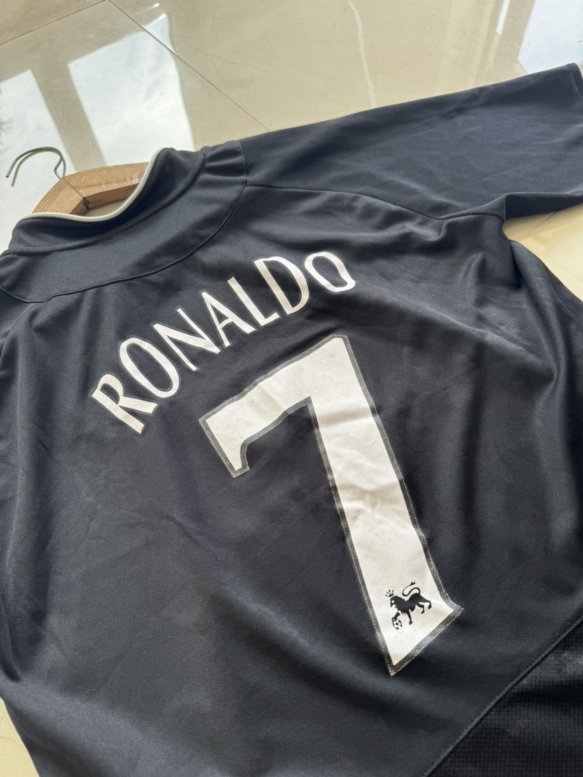 Vintage Ronaldo #7 Manchester United 2003-2005 Bootleg Soccer Jersey Size US XL / EU 56 / 4 - 6 Thumbnail