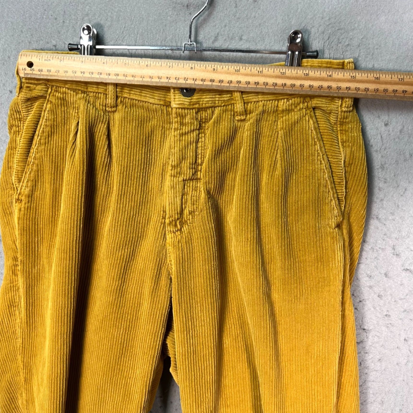 Zara Zara Mens Pants Mustard Yellow Corduroy Pleated Tapered Leg 30 x 25 Regular Inseam 25 Size US 30 / EU 46 - 4 Thumbnail