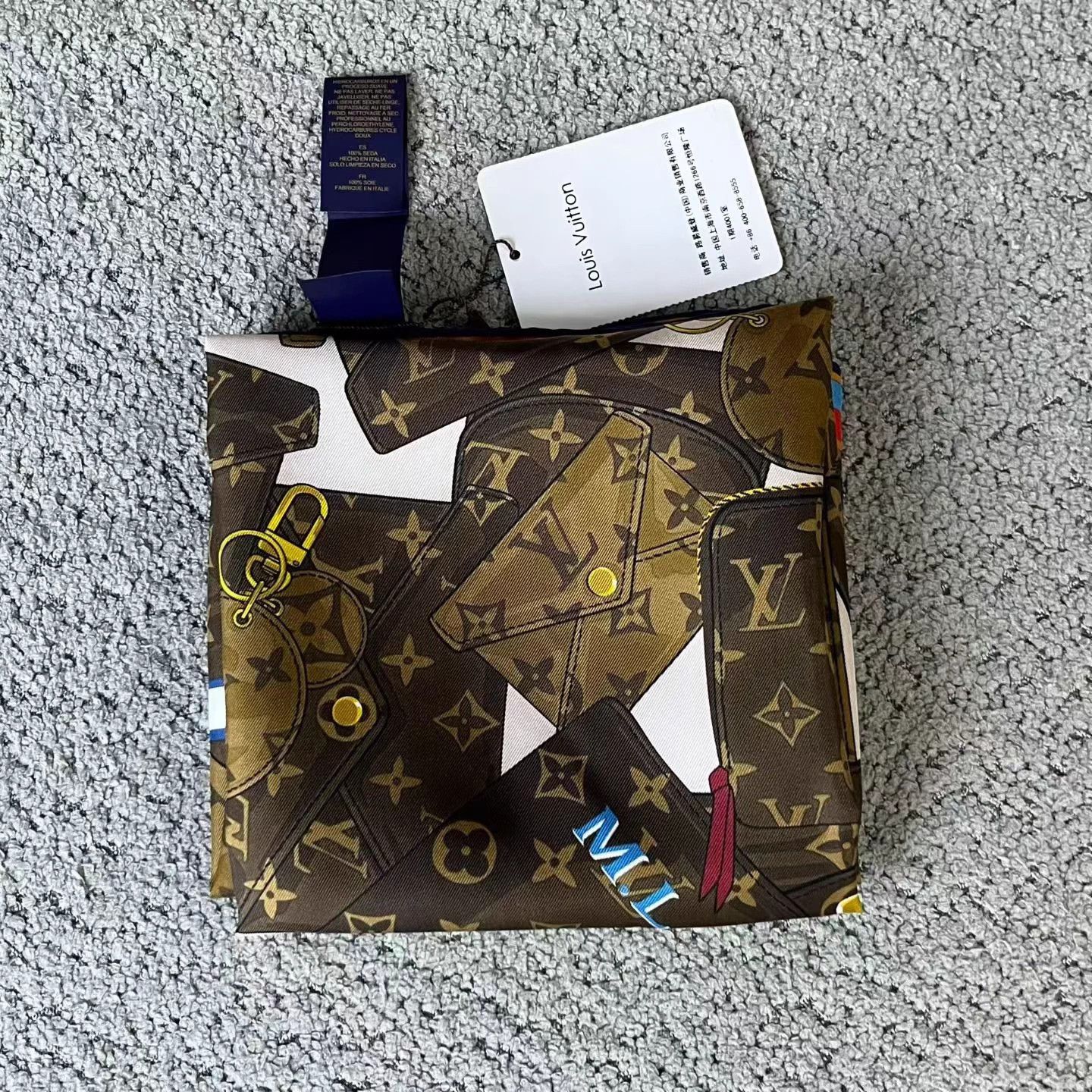 Louis Vuitton LV Brown 70cm Silk Scarf New Unworn Hot Size ONE SIZE - 6 Thumbnail