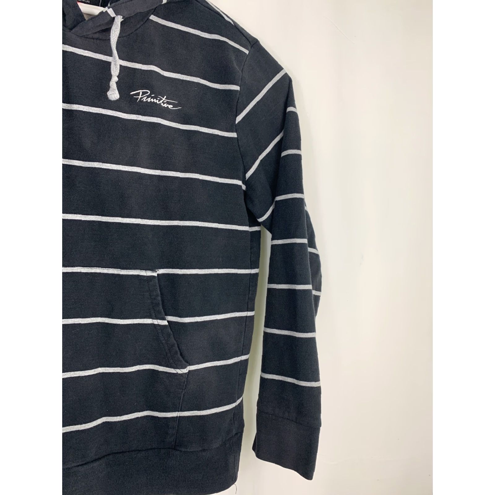 Primitive Primitive Apparel Hoodie Mens XL Black Striped Pullover Skateboarding L/S Size US XL / EU 56 / 4 - 4 Thumbnail