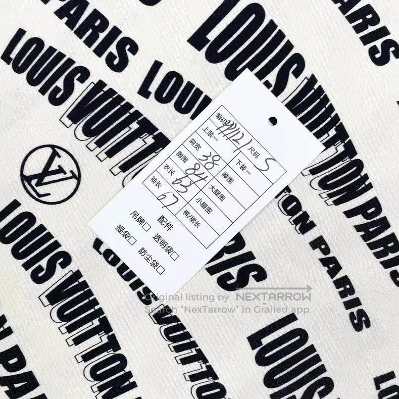 Louis Vuitton Louis Vuitton Logo Print Long Sleeve Top. Size US S / EU 44-46 / 1 - 6 Thumbnail
