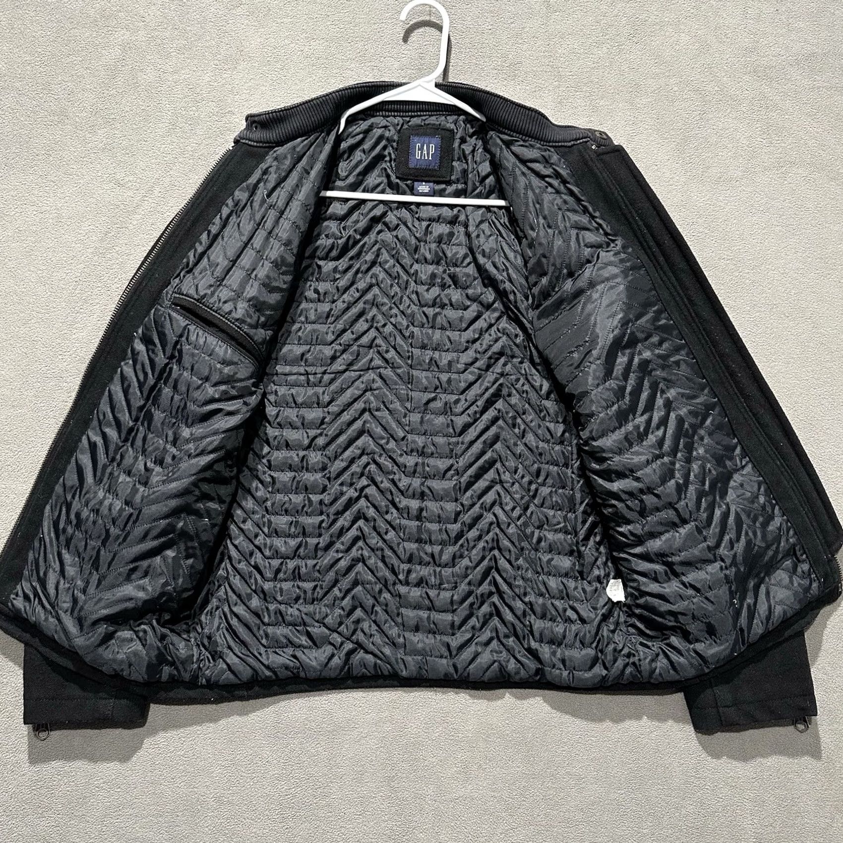 Gap VINTAGE Gap Bomber Jacket Men Small Black Wool Blend Quilted Lined Zip Pockets Full Zip Casual Winter 90s Style Mens Size US S / EU 44-46 / 1 - 3 Thumbnail