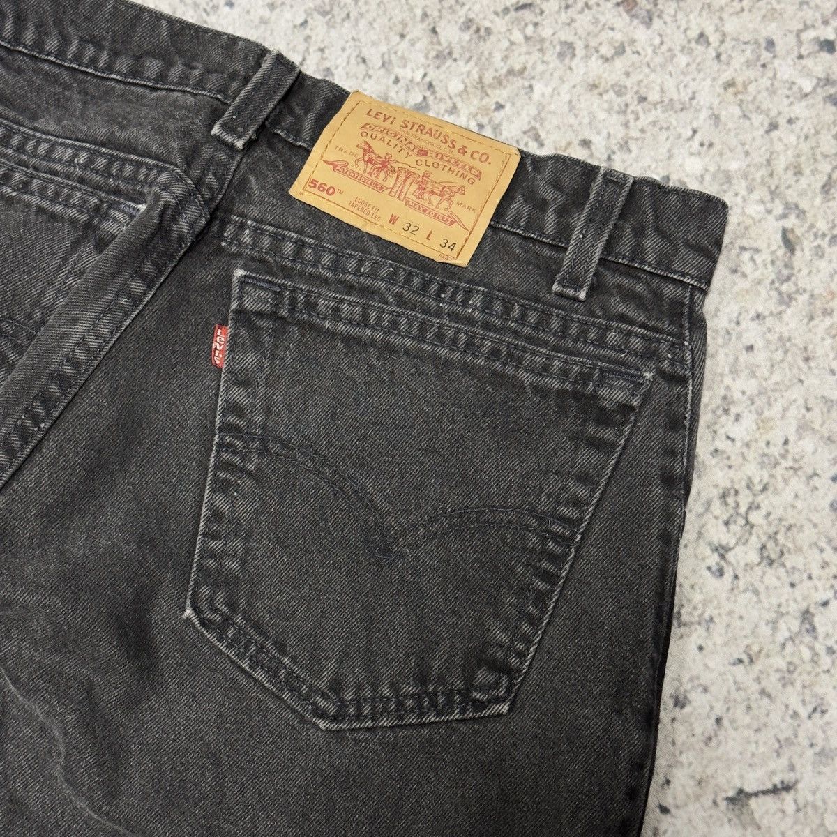 Levi's Vintage 90s Levi’s 560 Faded Black Jeans ERD Grunge Chrome Size US 31 - 7 Thumbnail