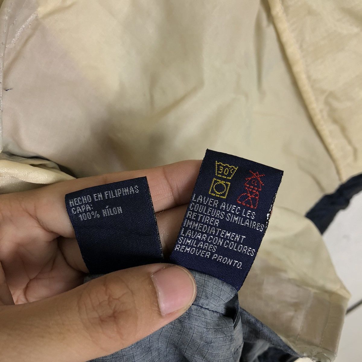 Japanese Brand 🔥90’s VINTAGE SURVIVAL WINDBREAKER JACKET TOMMY HILFIGER Size US S / EU 44-46 / 1 - 18 Thumbnail