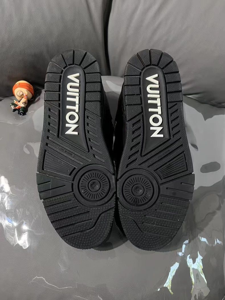 Louis Vuitton Louis Vuitton Louis Vuitton Trainer Black Sneakers Size 40 Size US 10 / EU 43 - 5 Thumbnail
