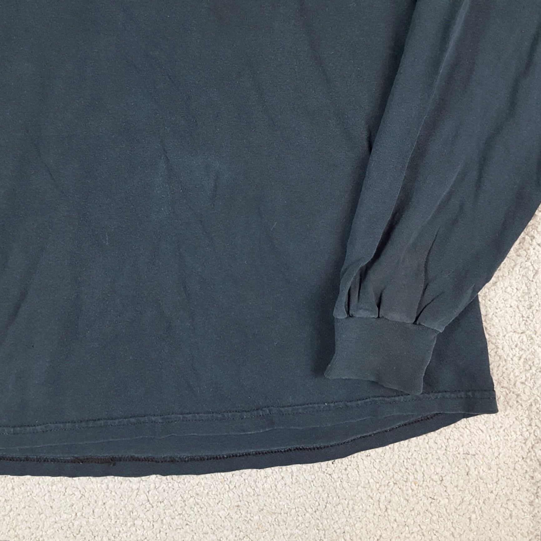 Gildan Vintage Y2K Distressed The Man & Legend Funny Black T Shirt Men Large 2000s Retro Grunge Size US L / EU 52-54 / 3 - 5 Thumbnail