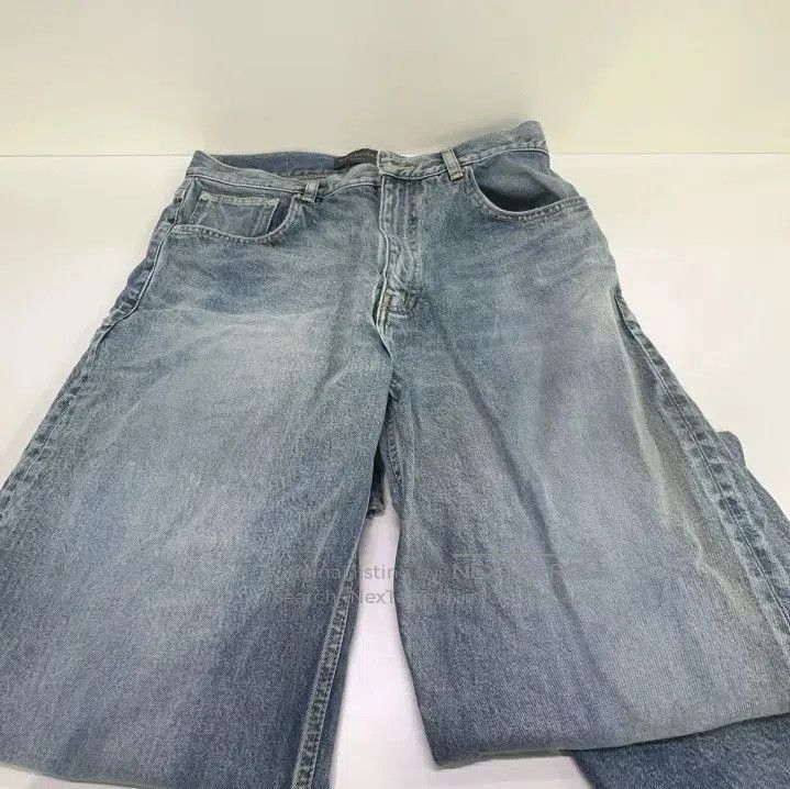Balenciaga Balenciaga FW23 Washed Effect Loose Jeans. Size US 27 - 7 Thumbnail