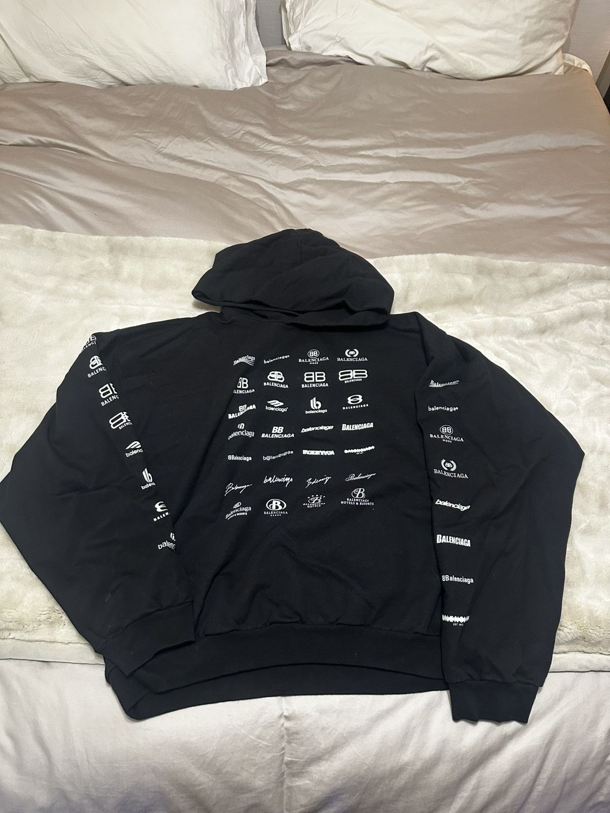 Balenciaga Balenciaga Archives Logo Hoodie Size US L / EU 52-54 / 3 - 1 Thumbnail