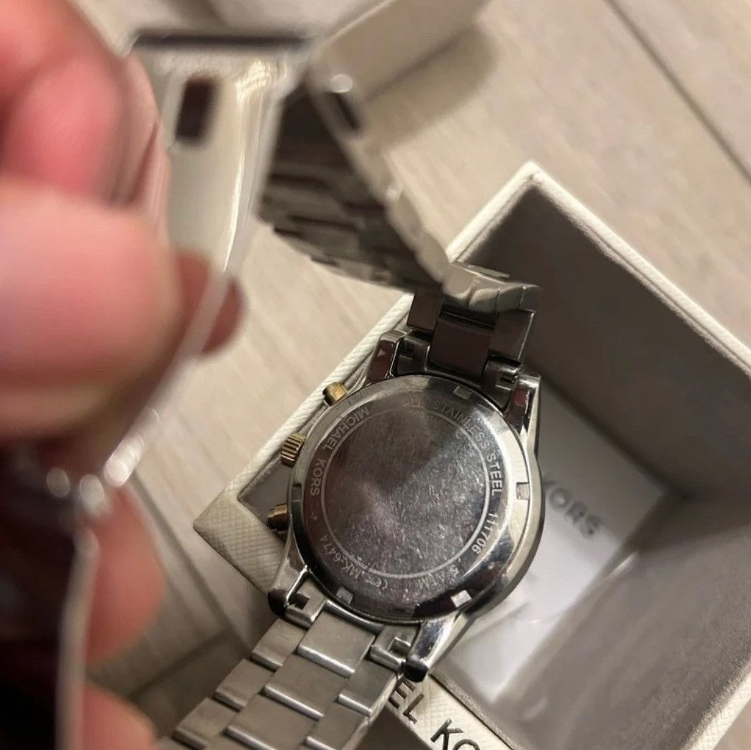Michael Kors Micheal Kors Watch Size 32 - 4 Thumbnail
