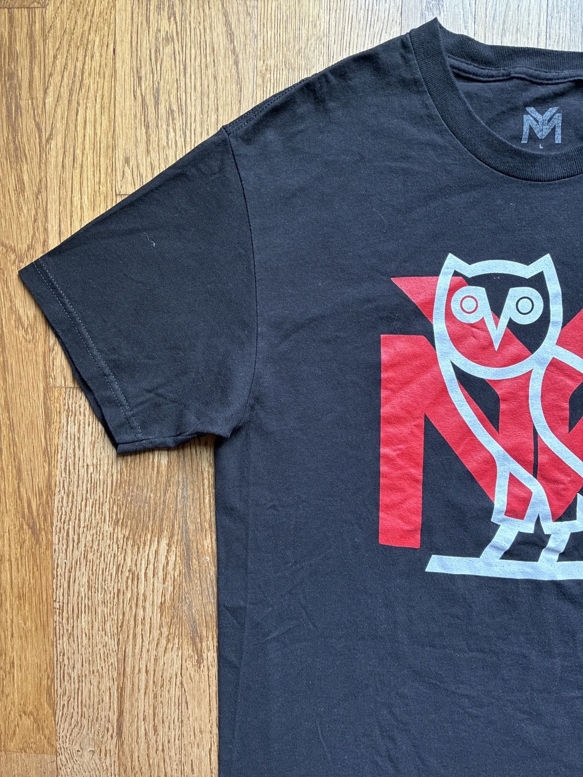 Drake × Lil Wayne × October's Very Own Drake OVO x Lil Wayne x Young Money Tour Tee Sz L Size US L / EU 52-54 / 3 - 6 Thumbnail