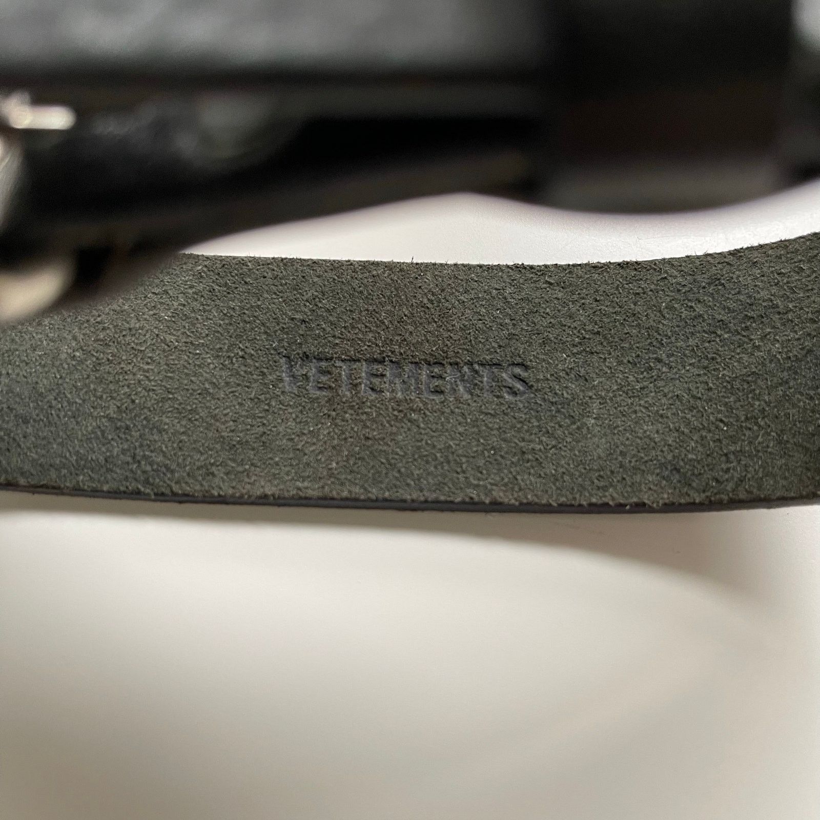 Vetements Vetements Cop Choker (Fall 2018 Sample) Size ONE SIZE - 5 Thumbnail