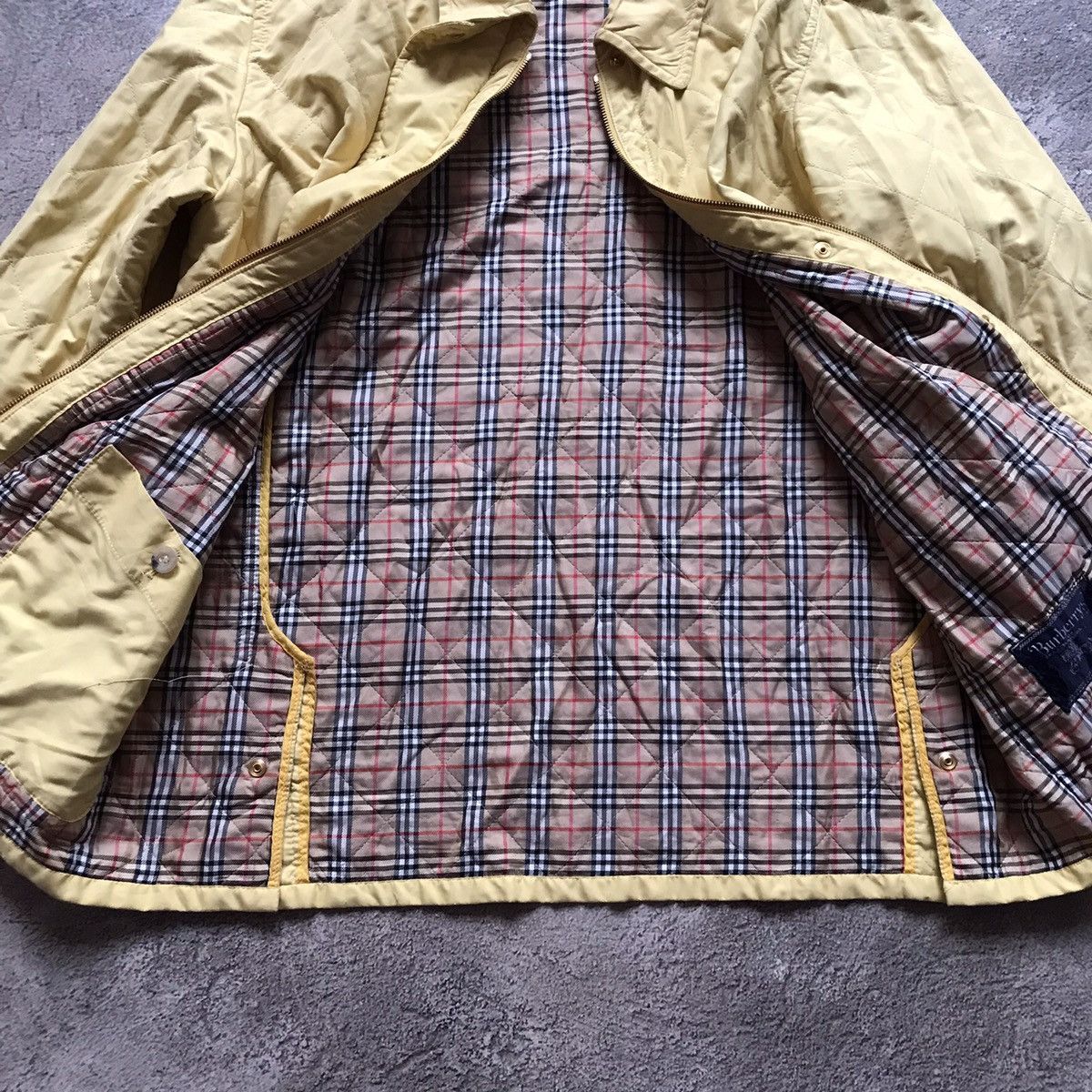 Vintage Vintage Burberrys Quilted Jacket Khaki Gorpcore 90s Slim L Size L / US 10 / IT 46 - 7 Thumbnail
