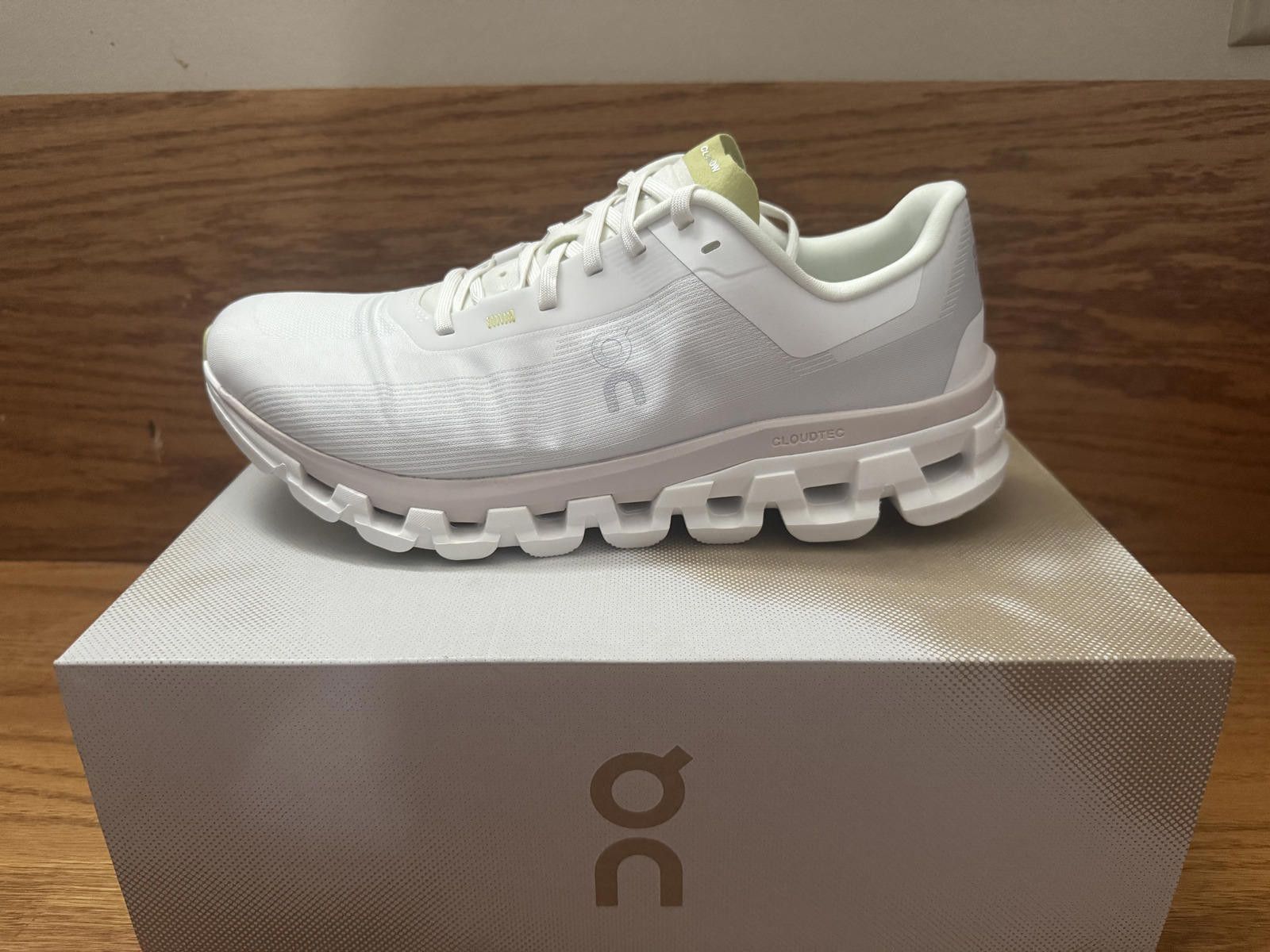 On On Cloudflow 4 Men's Running Sneakers - White/Sand, Size 9 Size US 9 / EU 42 - 3 Thumbnail