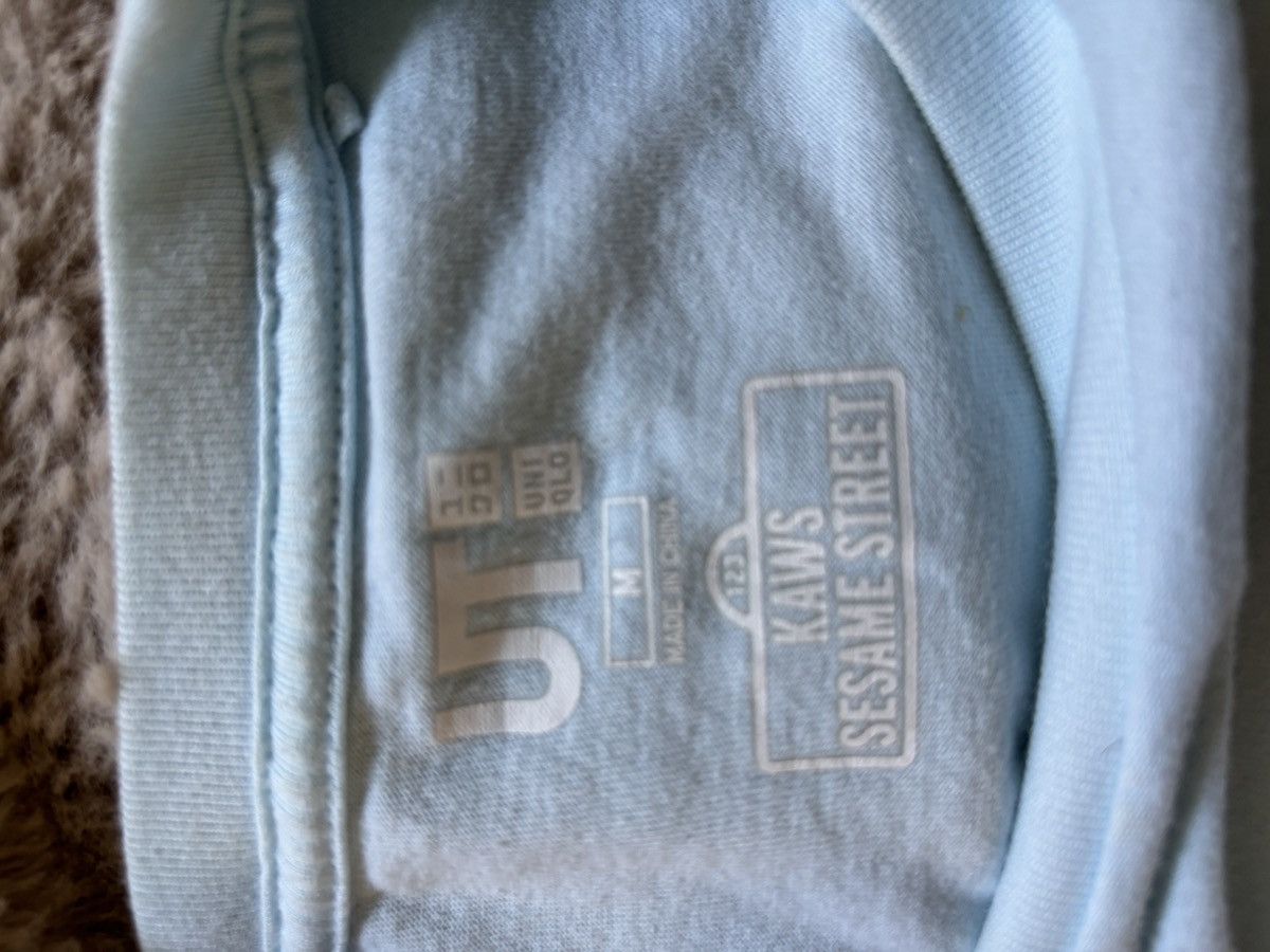 Kaws × Uniqlo Kaws x Sesame Street men’s medium Size US M / EU 48-50 / 2 - 4 Thumbnail