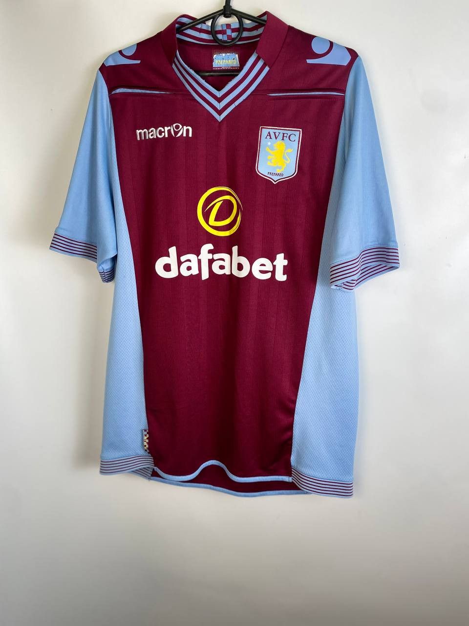 Macron × Vintage Aston Villa Home shirt 2013/14 - Size L Size US L / EU 52-54 / 3 - 1 Thumbnail