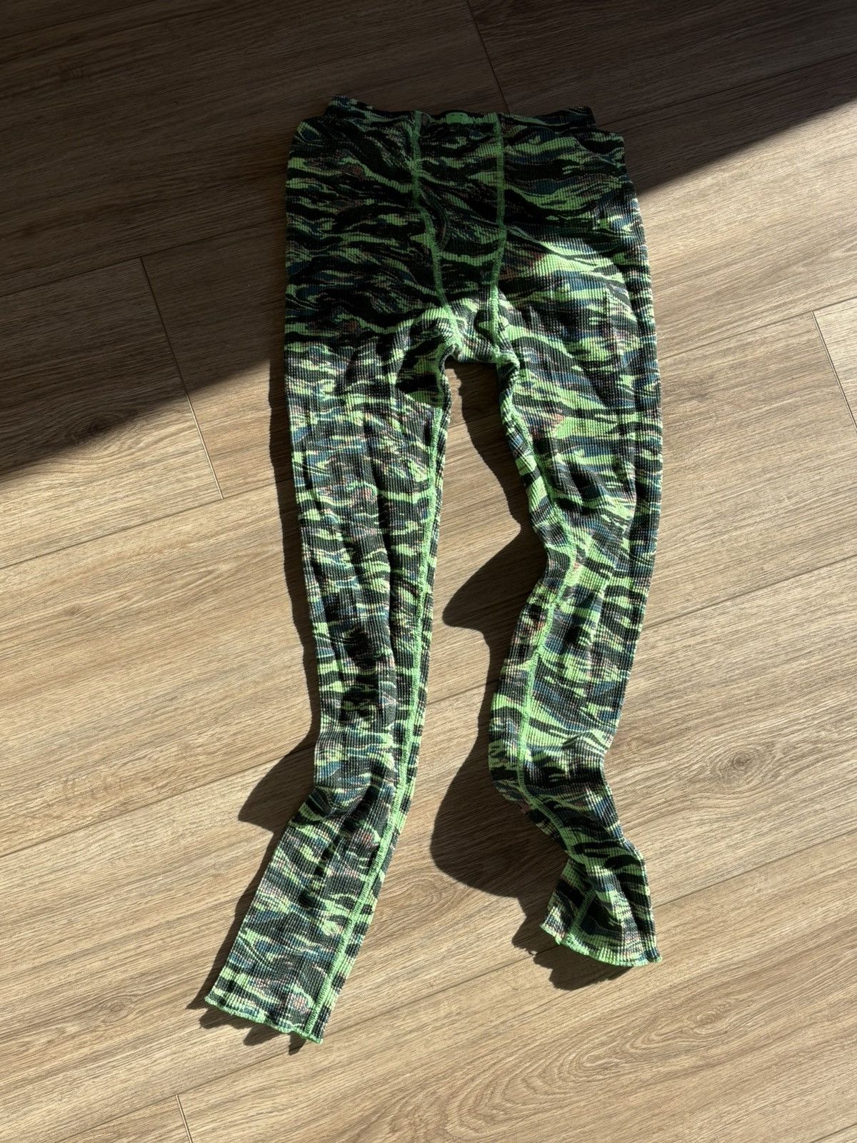 ERL Camo Leggings Size 26" / US 2 / IT 38 - 1 Preview