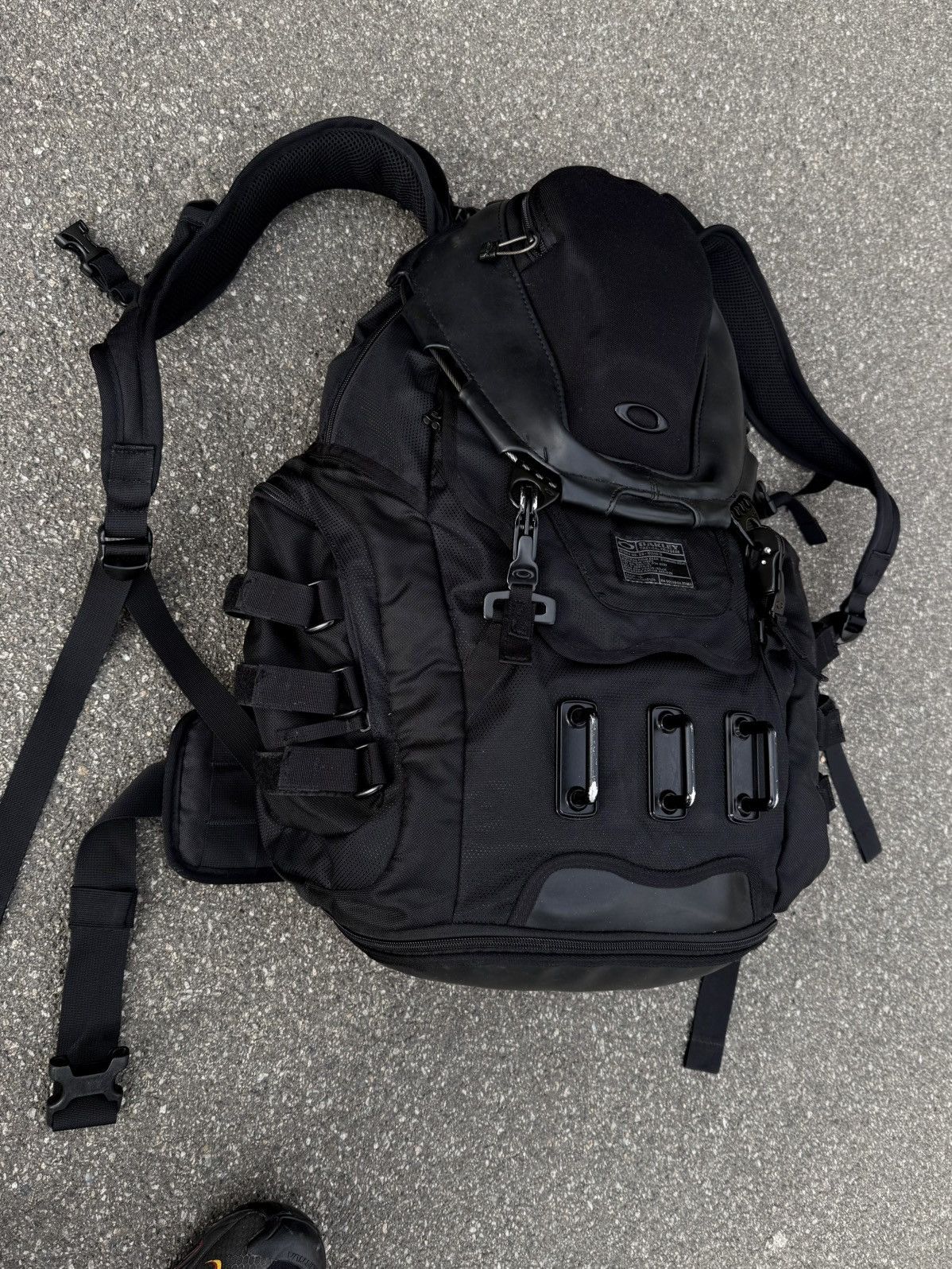 Oakley Oakley Y2K Kitchen Sink Rare Tactical Backpack Gear Bag Size ONE SIZE - 2 Thumbnail