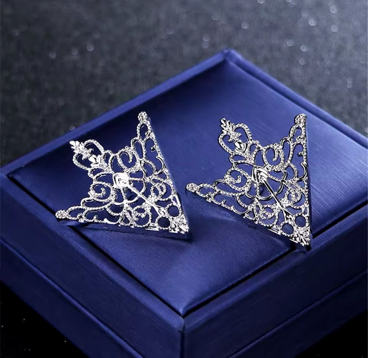 Other Silver Triangle Shirt Collar Brooches Size ONE SIZE - 2 Thumbnail