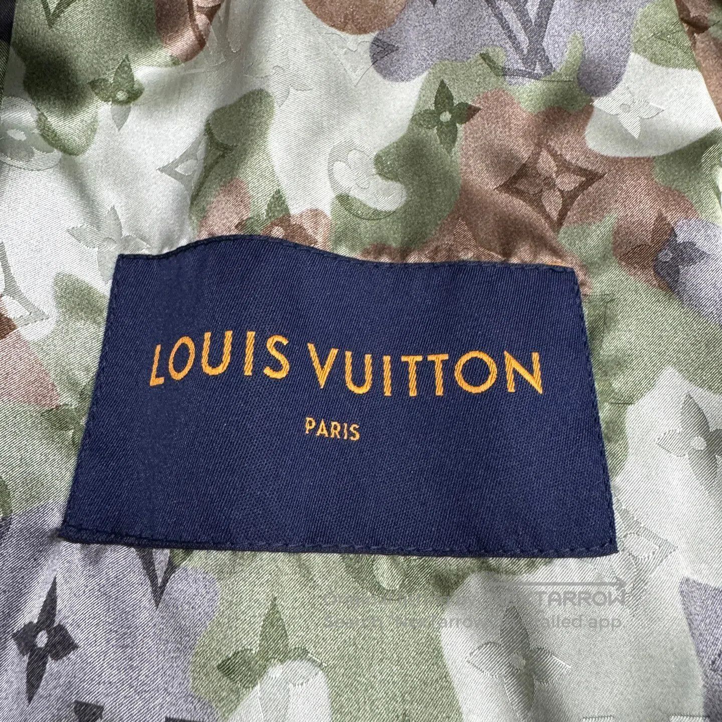 Louis Vuitton Louis Vuitton Dark patterned, fully printed, old-style cam Size US S / EU 44-46 / 1 - 3 Thumbnail