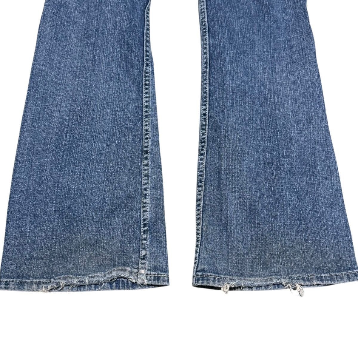 Levi's Levi’s 518 Super Low Medium Flared Jeans Women’s 7 30x29 Size 30" / US 8 / IT 44 - 3 Thumbnail