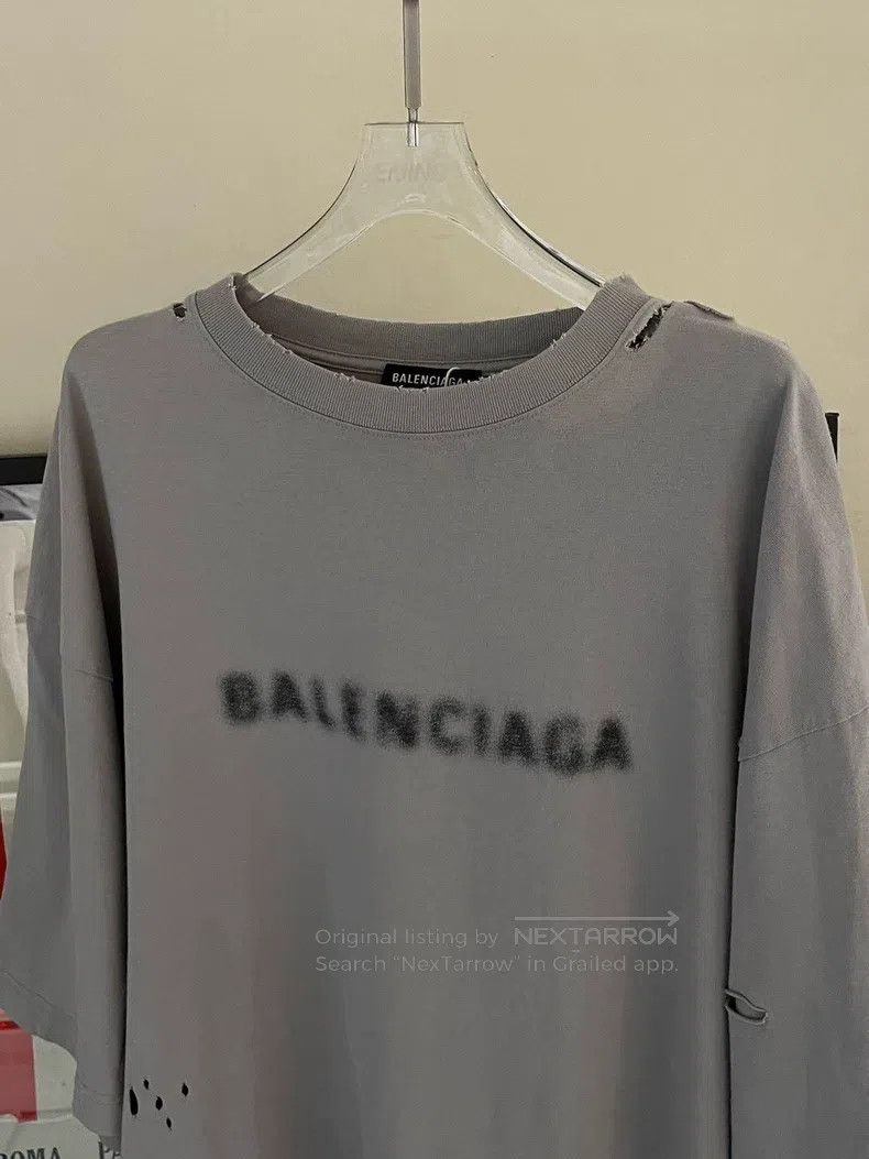 Balenciaga Balenciaga Logo printed holey vintage plain classic short- Size US S / EU 44-46 / 1 - 3 Thumbnail