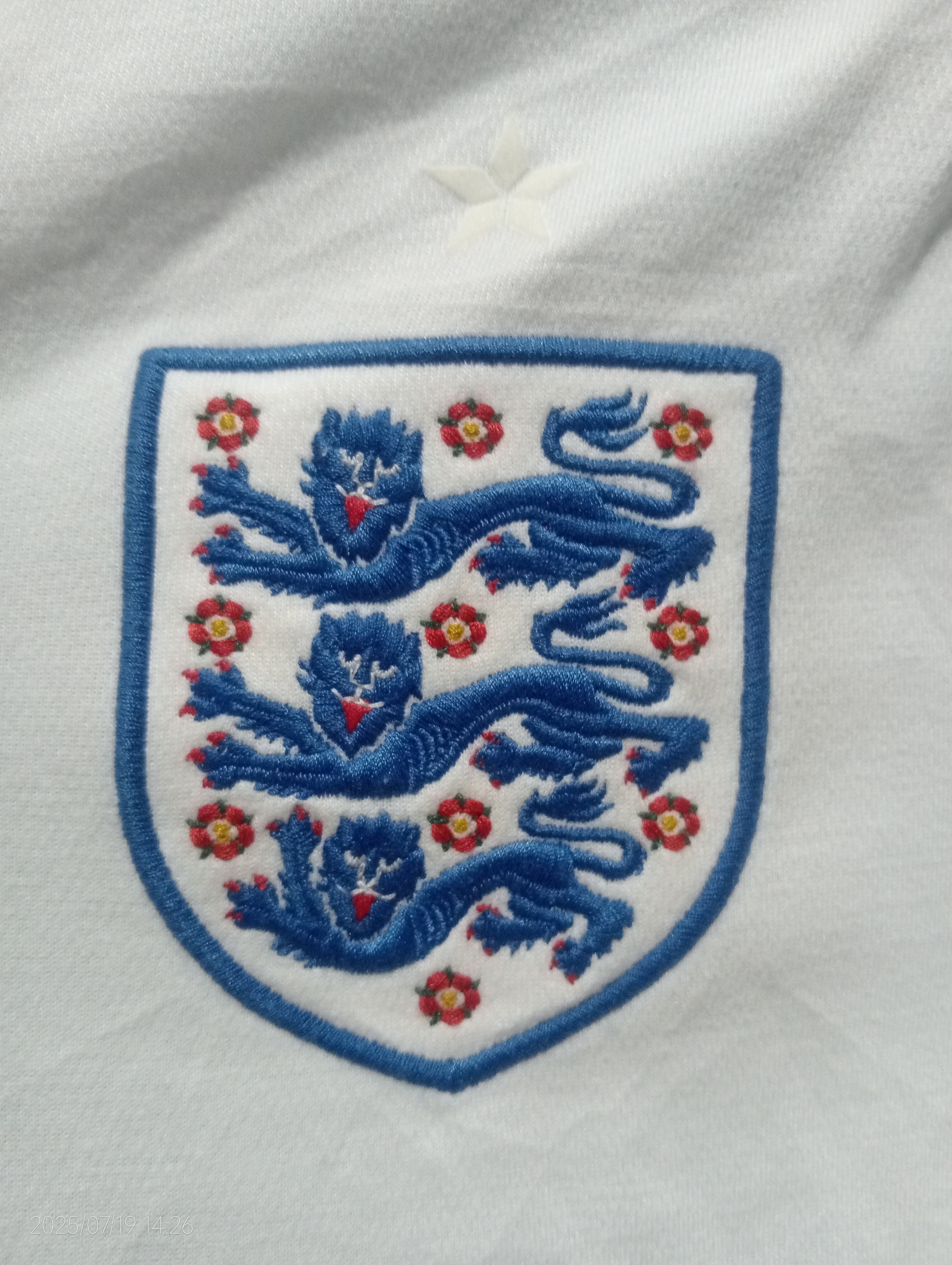 Umbro Vintage Umbro England 2011 Home Jersey Size US S / EU 44-46 / 1 - 7 Thumbnail