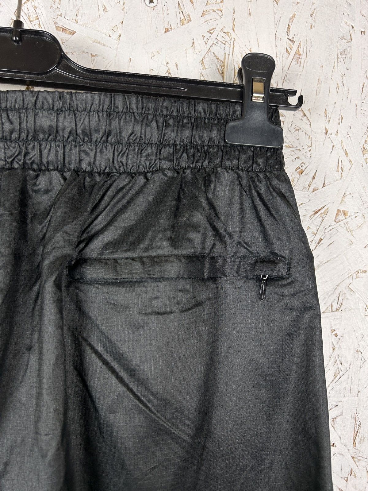 Nike 80s Vintage Nike Shiny Nylon Tracksuit Pants In Black Size US 34 / EU 50 - 5 Thumbnail