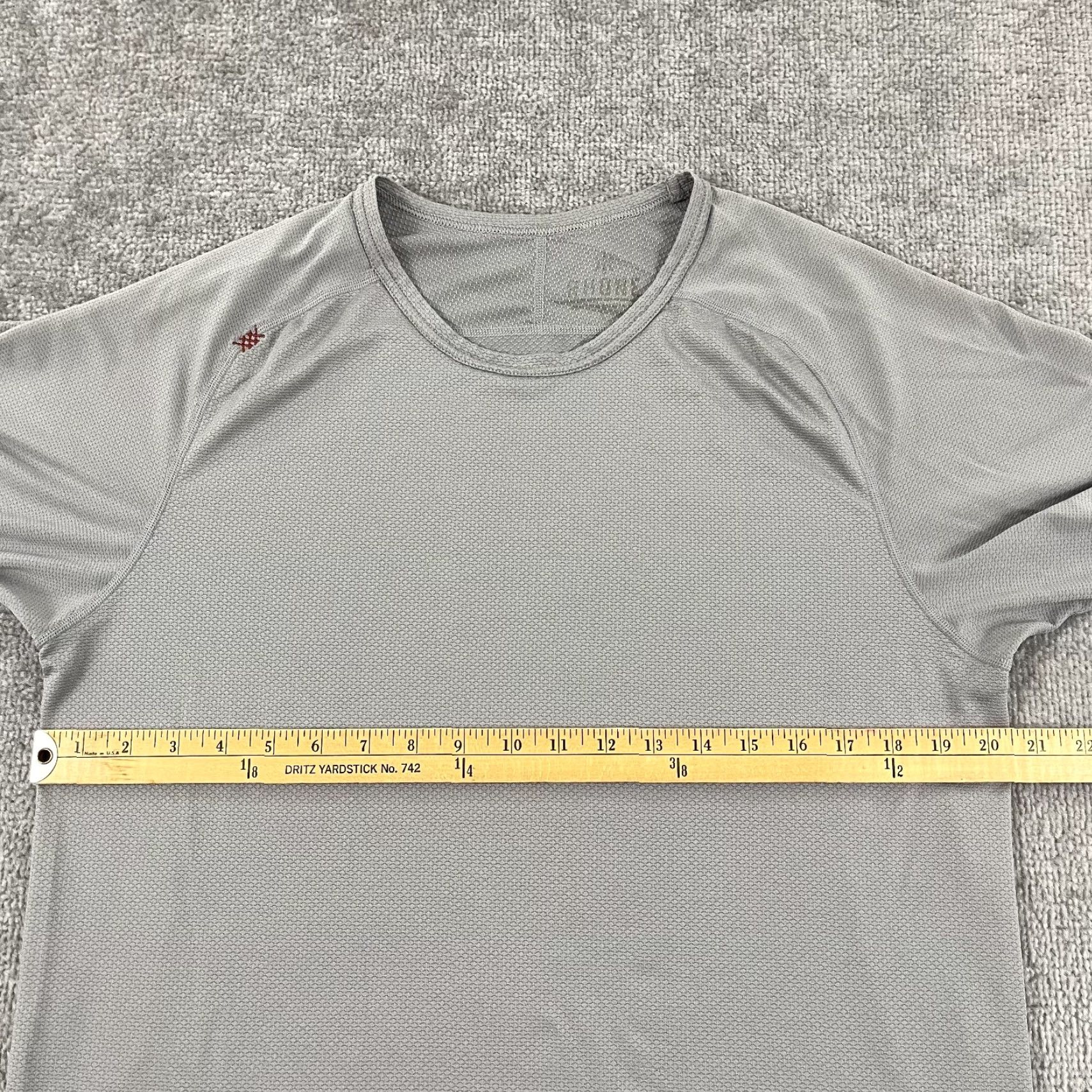 Rhone RHONE Shirt Mens Large Gray Athletic Workout Gym Training Short Sleeve Casual Size US L / EU 52-54 / 3 - 5 Thumbnail