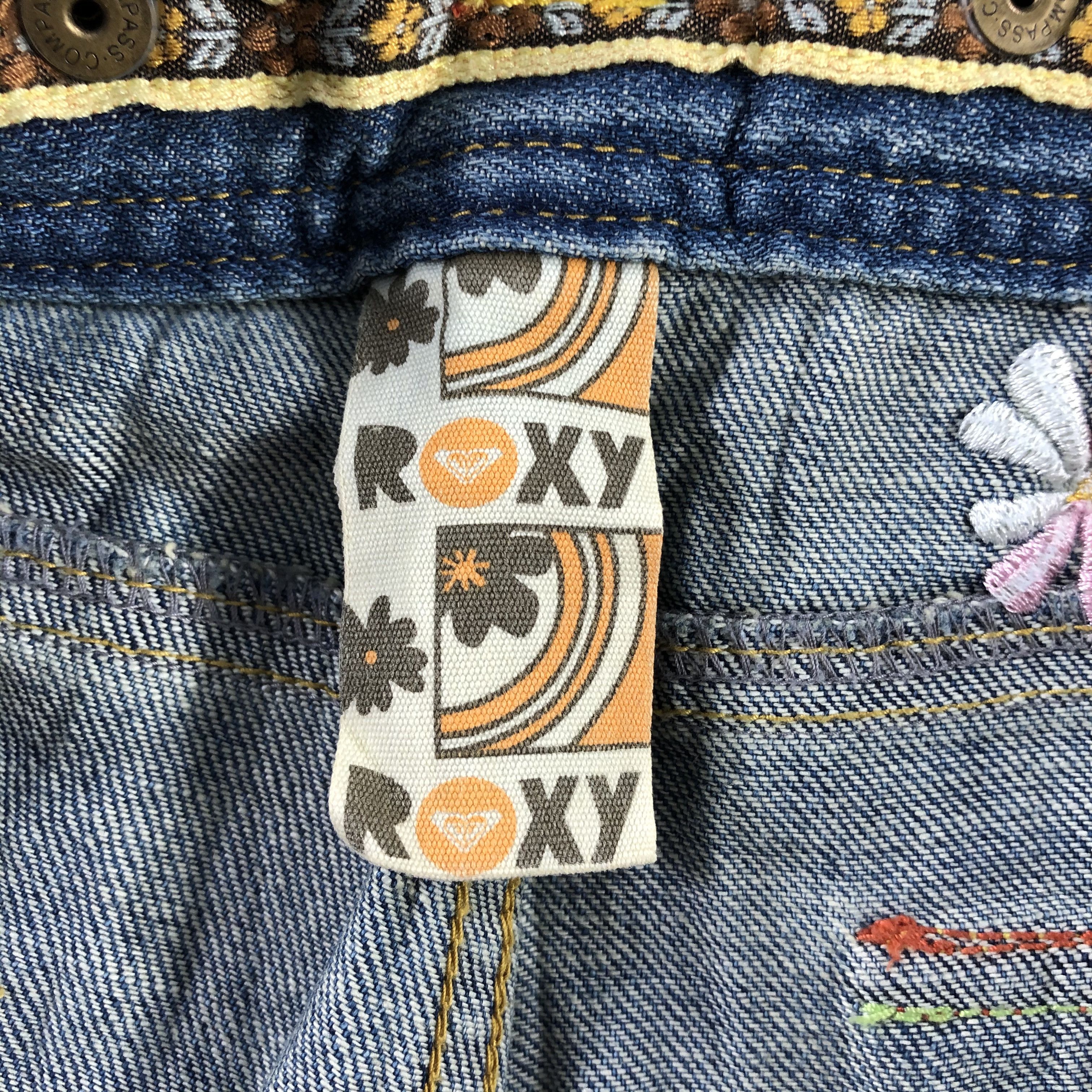 Quiksilver Roxy Jeans BLue Flare Denim KJ1279 Size 30" / US 8 / IT 44 - 9 Thumbnail