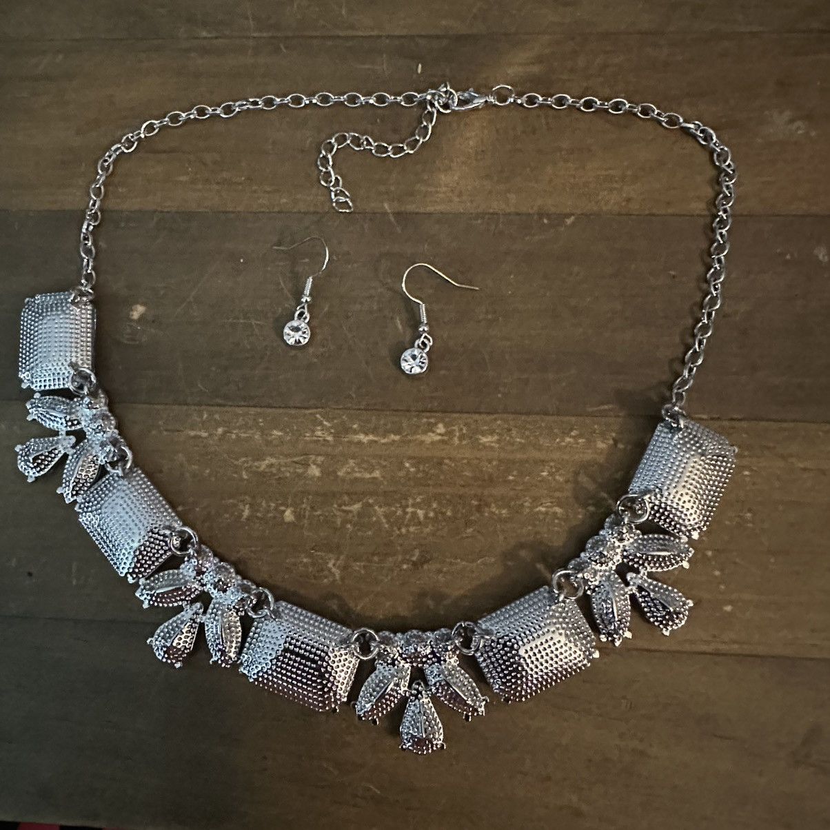 Other Silver tone chunky clear rhinestone statement necklace Size ONE SIZE - 4 Thumbnail
