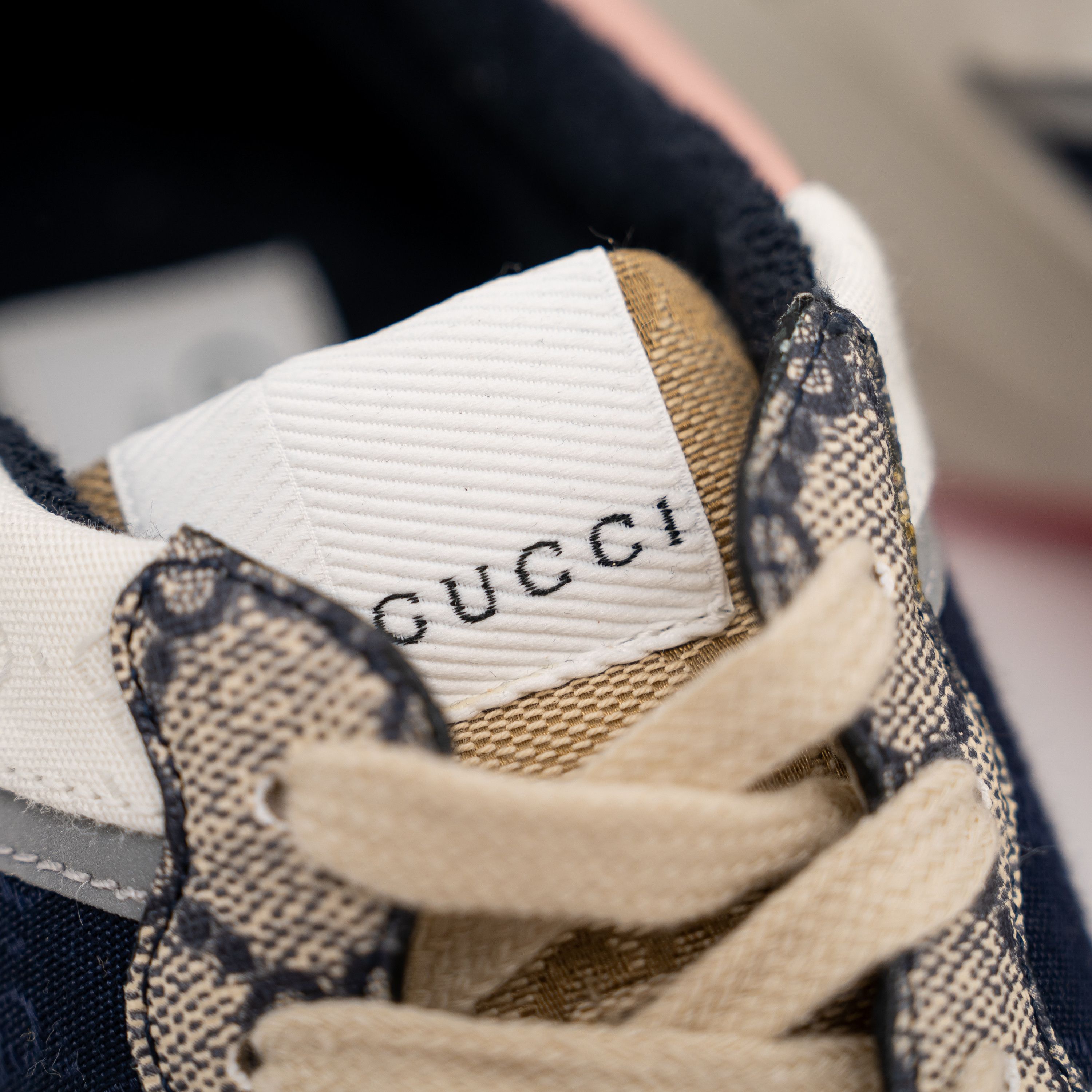 Gucci 36.5eu 6.5 US Gucci GG Rhyton Beige White Pink Blue Leather Size US 6.5 / IT 36.5 - 10 Thumbnail