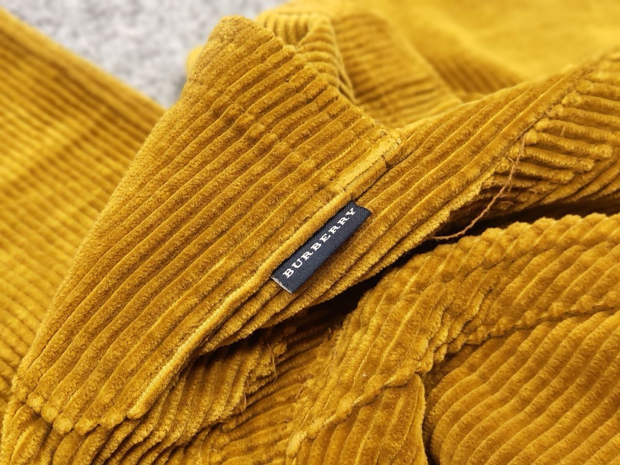 Burberry Burberry Yellow Corduroy Trousers Patch Pockets Baggy Pants Size 30" / US 8 / IT 44 - 17 Thumbnail