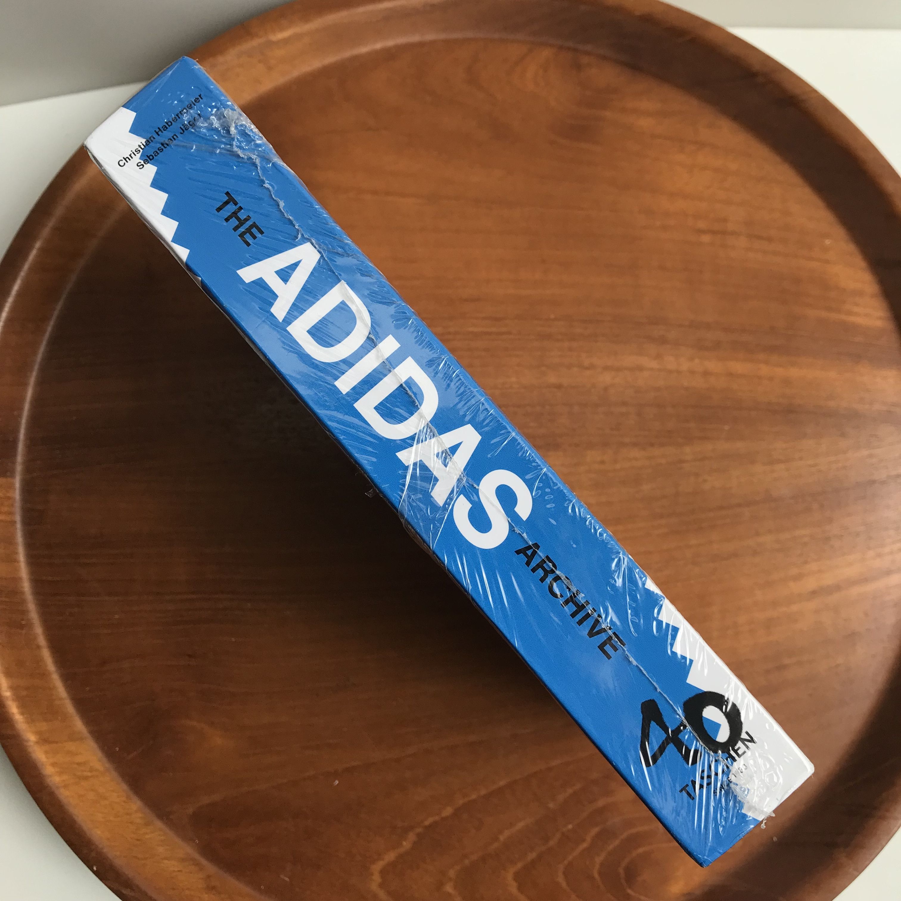 Adidas × Hypebeast × Infinite Archives ADIDAS ARCHIVE BOOK TASCHEN THE FOOTWEAR COLLECTION Sneakers Size ONE SIZE - 2 Thumbnail