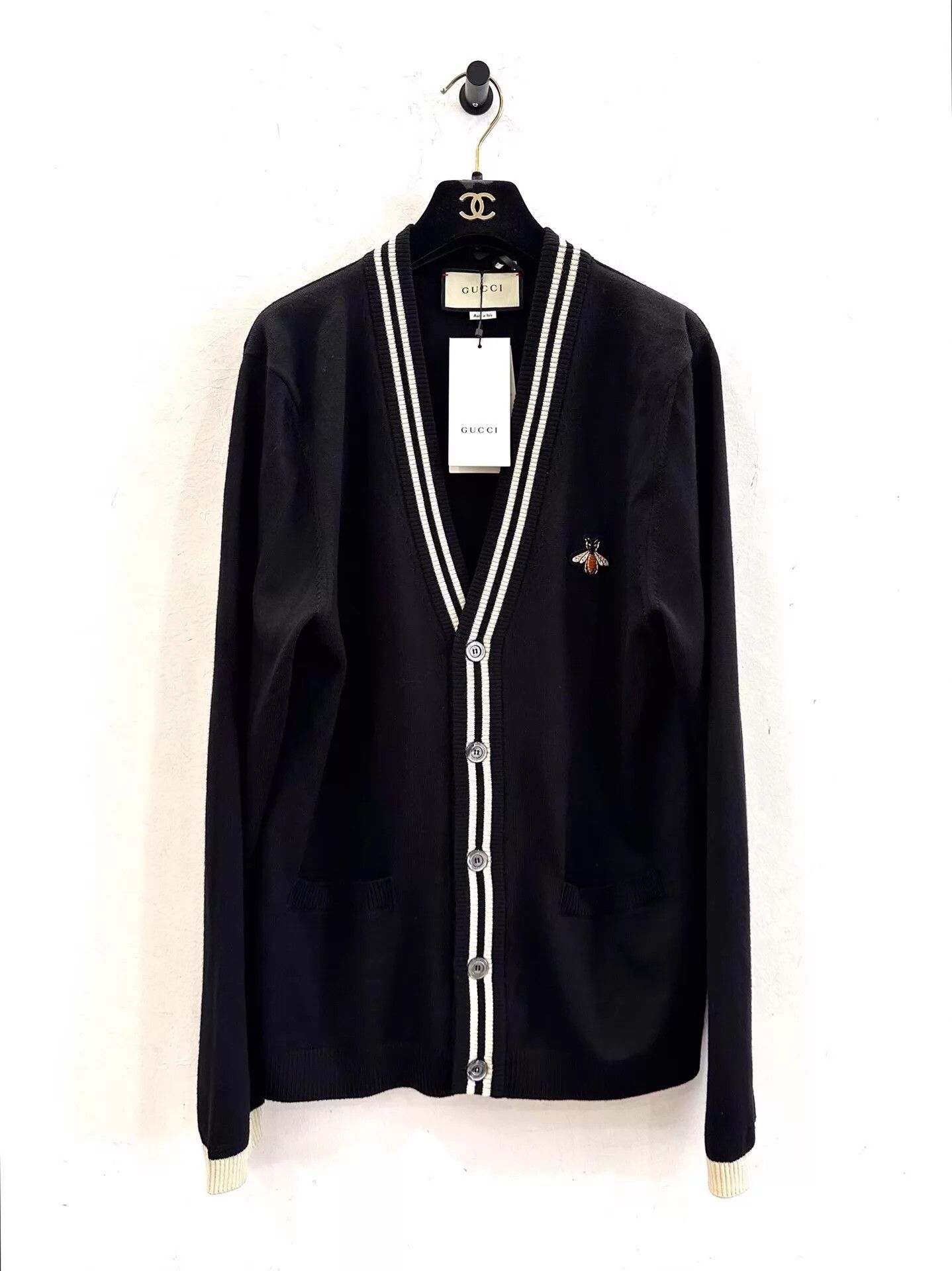 Gucci Gucci Embroidered Bee Logo Men's Black Wool Cardigan Size US M / EU 48-50 / 2 - 1 Thumbnail