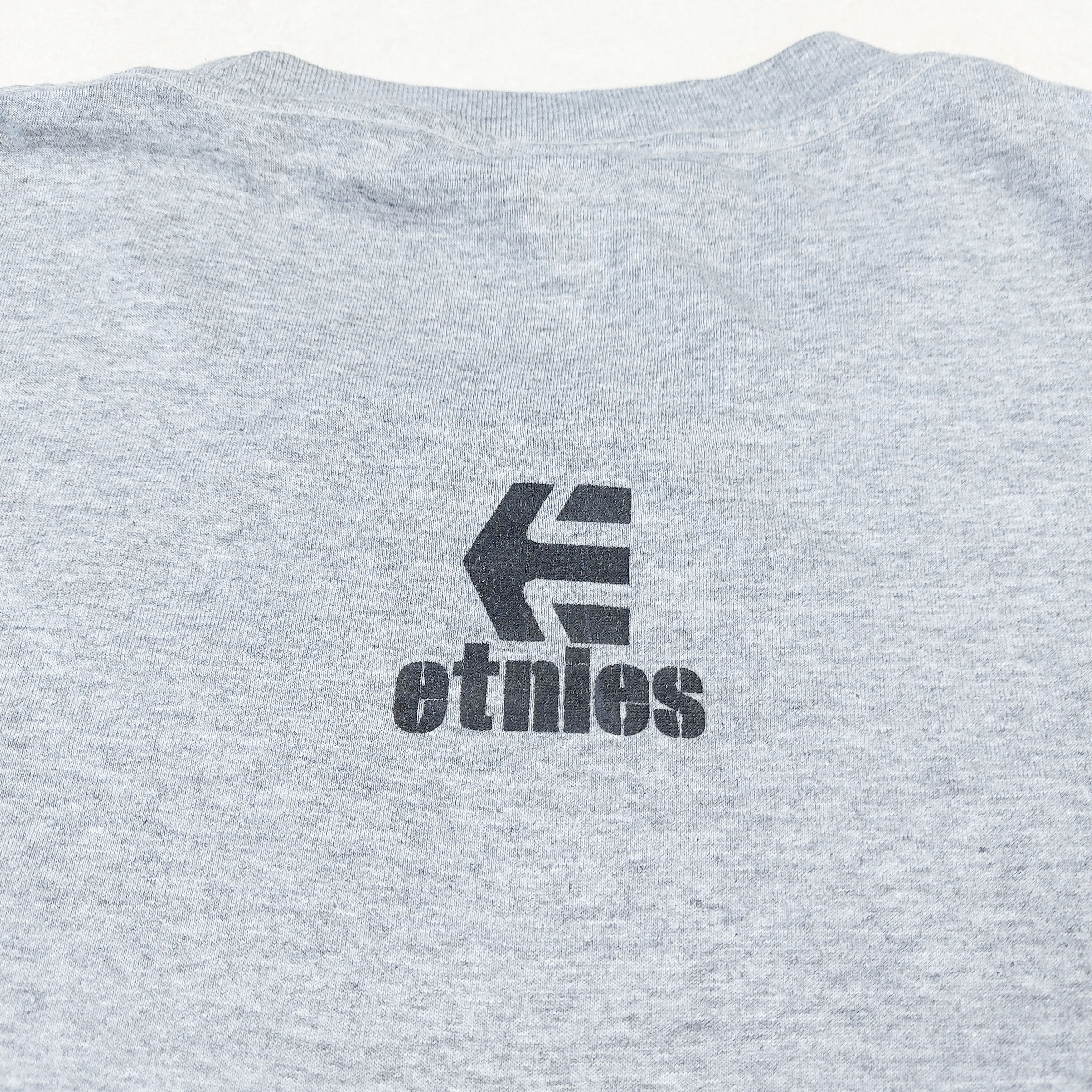 Etnies Vintage 90s Etnies Footwear & Apparel Skateboard USA TEE Size US L / EU 52-54 / 3 - 7 Thumbnail