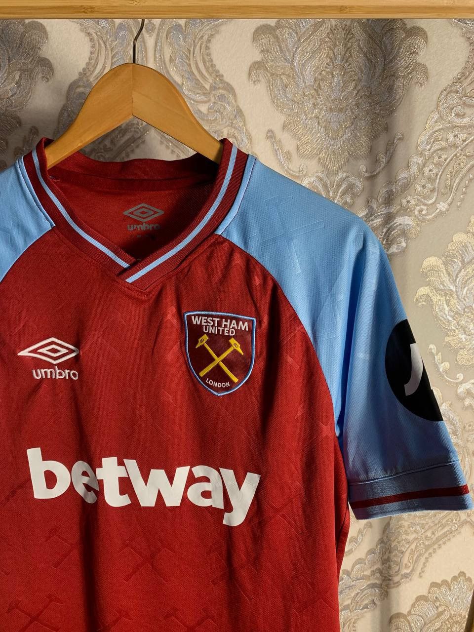 Umbro × Vintage VERY RARE UMBRO FC WEST HAM UNITED ENGLAND SOCCER JERSEY Y2K Size US L / EU 52-54 / 3 - 3 Thumbnail