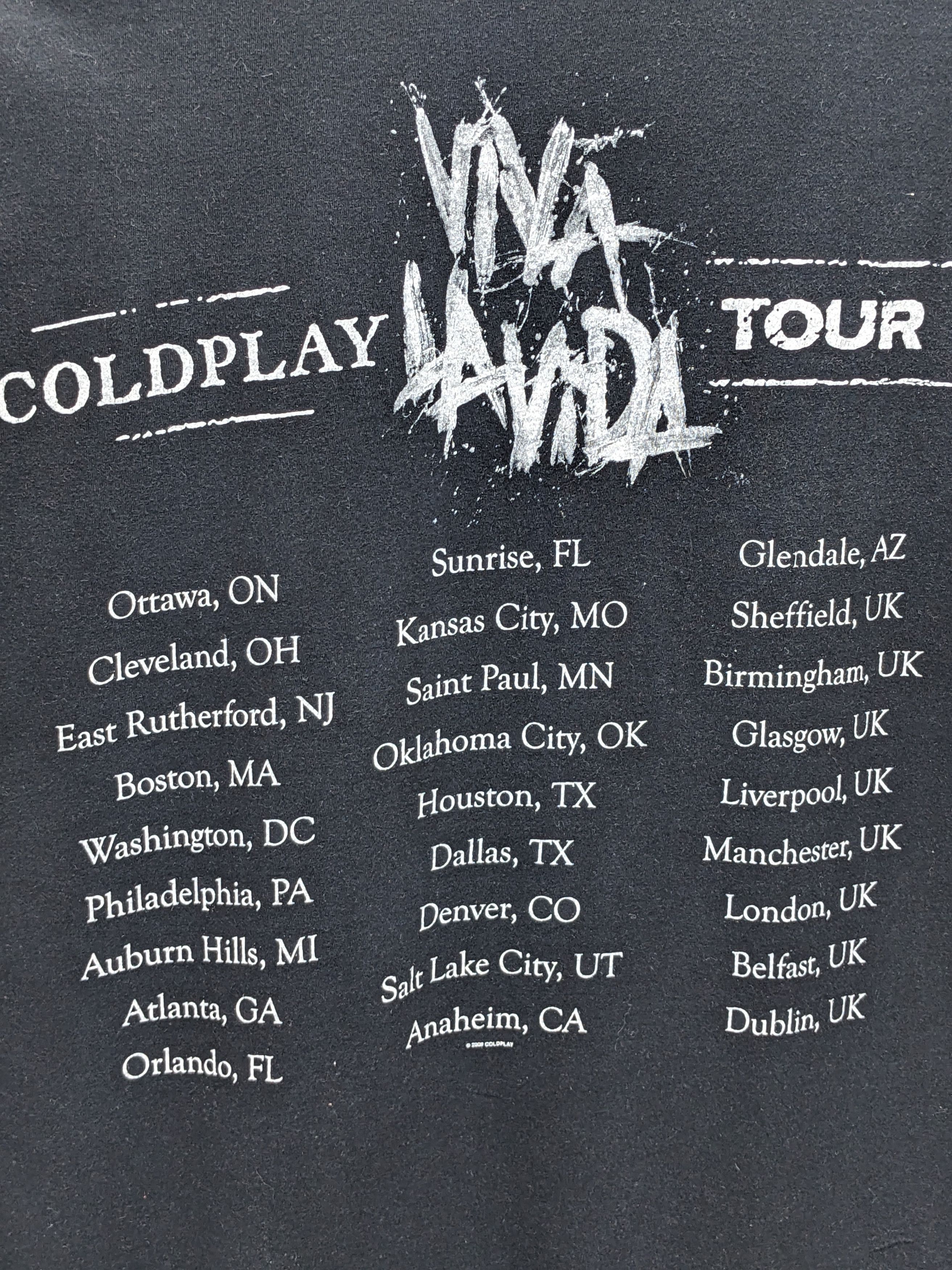 Band Tees COLD PLAY VIVA LA VIDA TOUR BAND TSHIRT Size US L / EU 52-54 / 3 - 5 Thumbnail