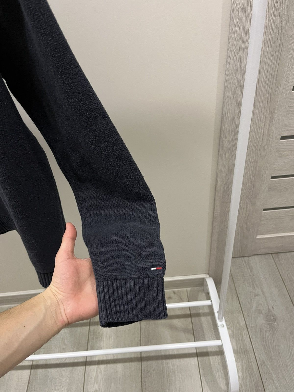 Tommy Hilfiger Vintage Tommy Hilfiger Y2K Sweater Black If Six Was Nine Size US S / EU 44-46 / 1 - 4 Thumbnail