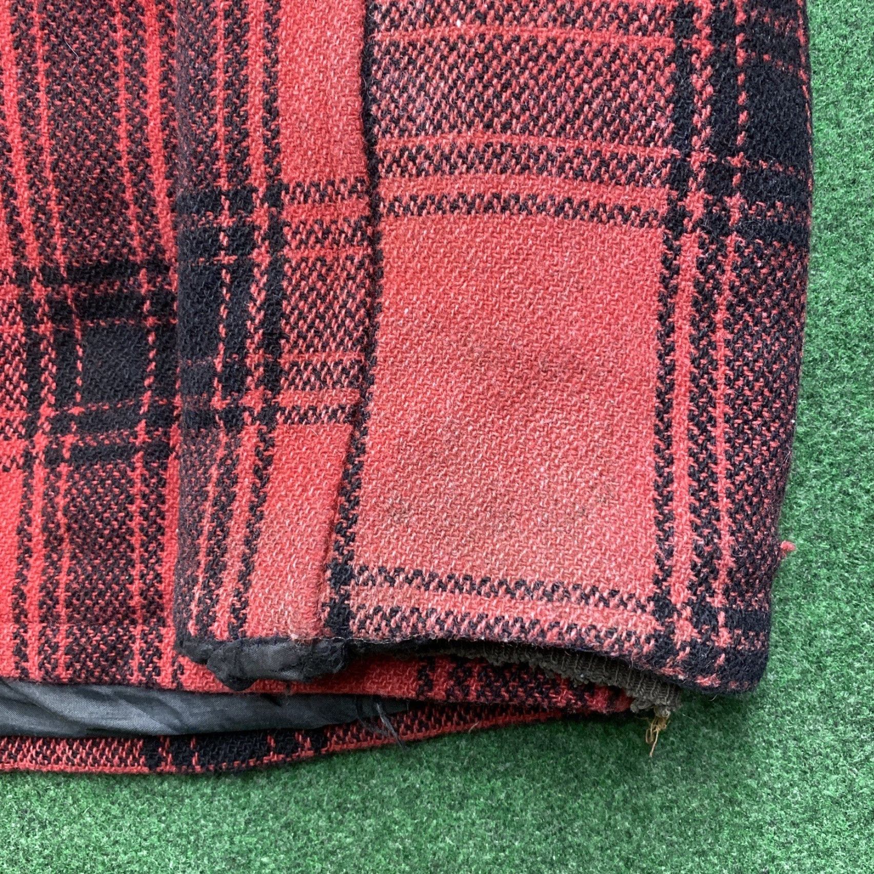 Vintage VINTAGE Heavy Wool Jacket Mens L Red Plaid 50S 60S Insulated Quilted Zip Coat Size US L / EU 52-54 / 3 - 6 Thumbnail