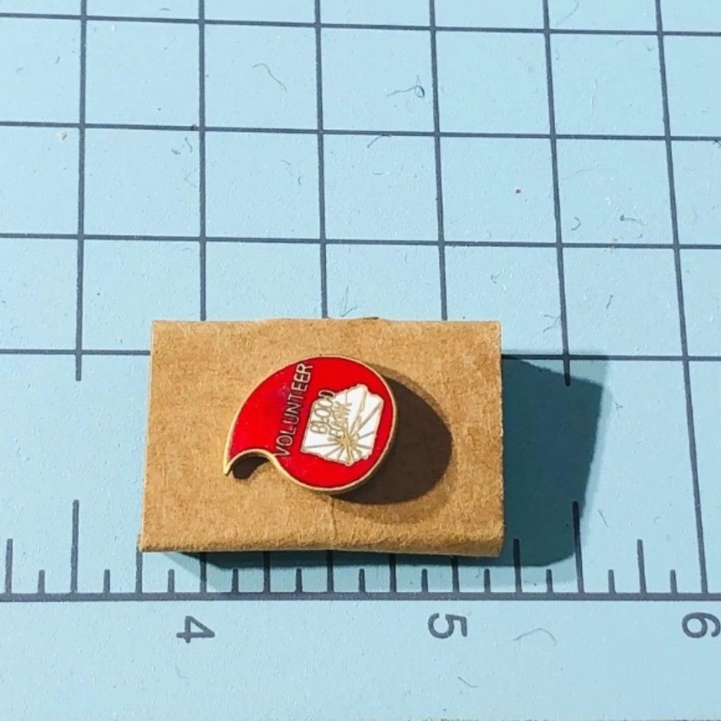 Vintage Vintage Volunteer Blood Bank Lapel Pin Scatter Butterfly Red Size ONE SIZE - 3 Thumbnail