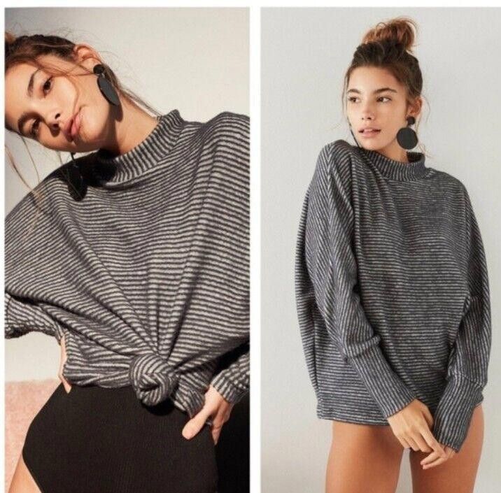 Designer Out From Under Amelia Striped Sweater Mockneck Small Blue Size S / US 4 / IT 40 - 1 Thumbnail