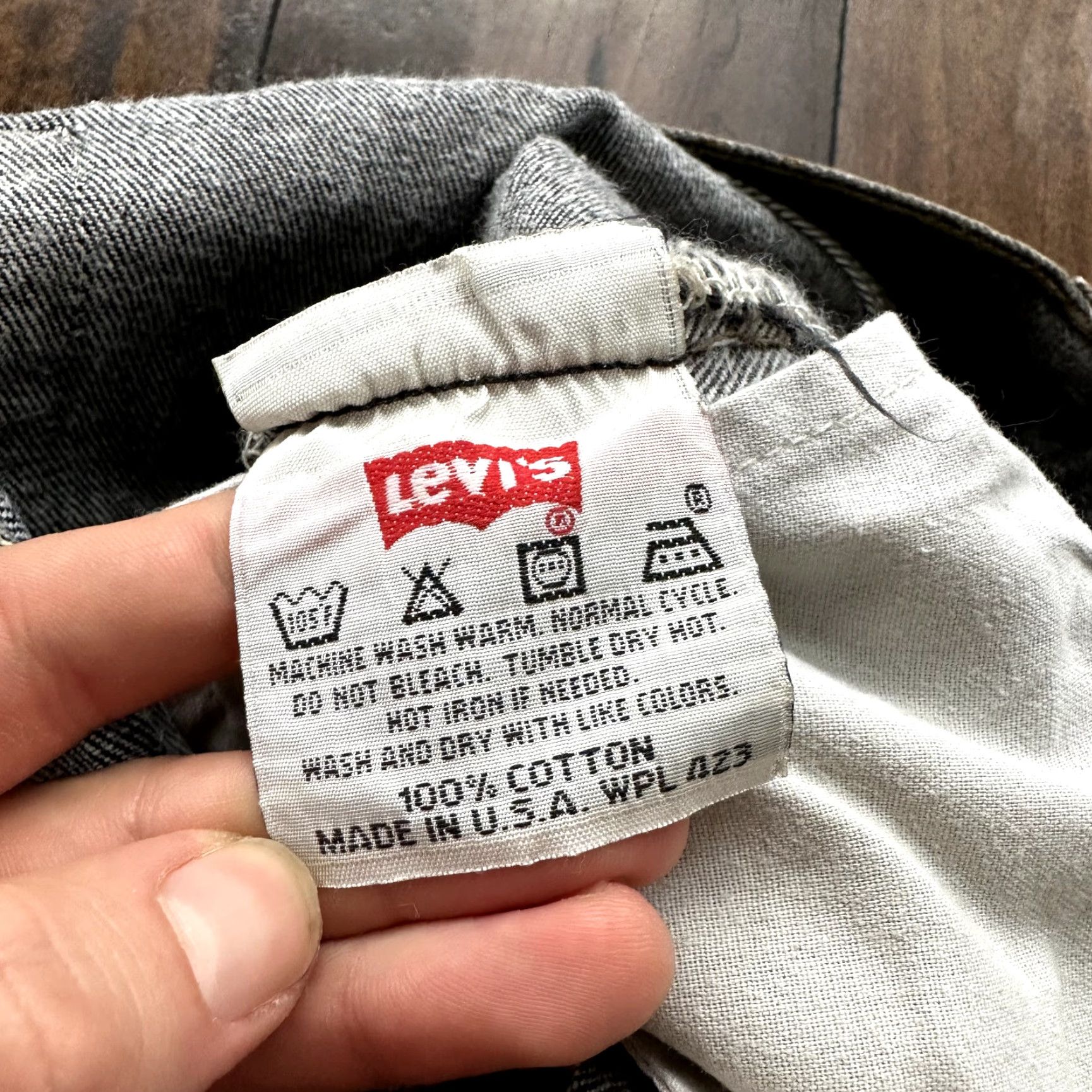 Levi's VINTAGE Levi's 501 Jeans 90s Black Gray Button Fly Adult 38x34 Classic Straight Fit Mens Size US 38 / EU 54 - 2 Thumbnail