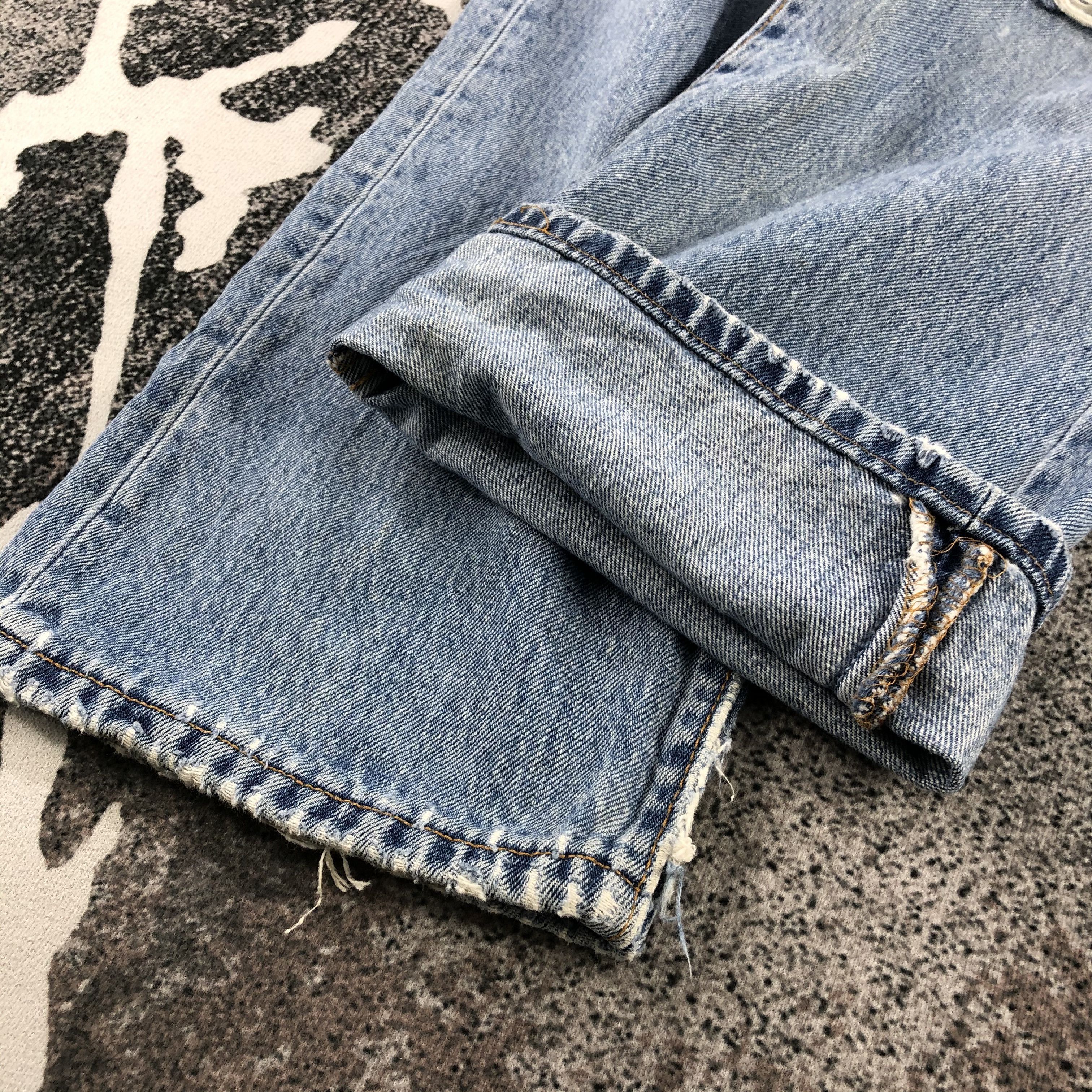 Levi's Vintage Levis 501 Jeans Distressed Denim KJ1067 Size US 34 / EU 50 - 7 Thumbnail