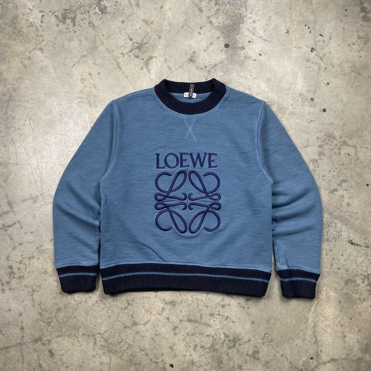 Loewe Loewe S.A Anagram Cropped Crewneck Size S / US 4 / IT 40 - 1 Thumbnail