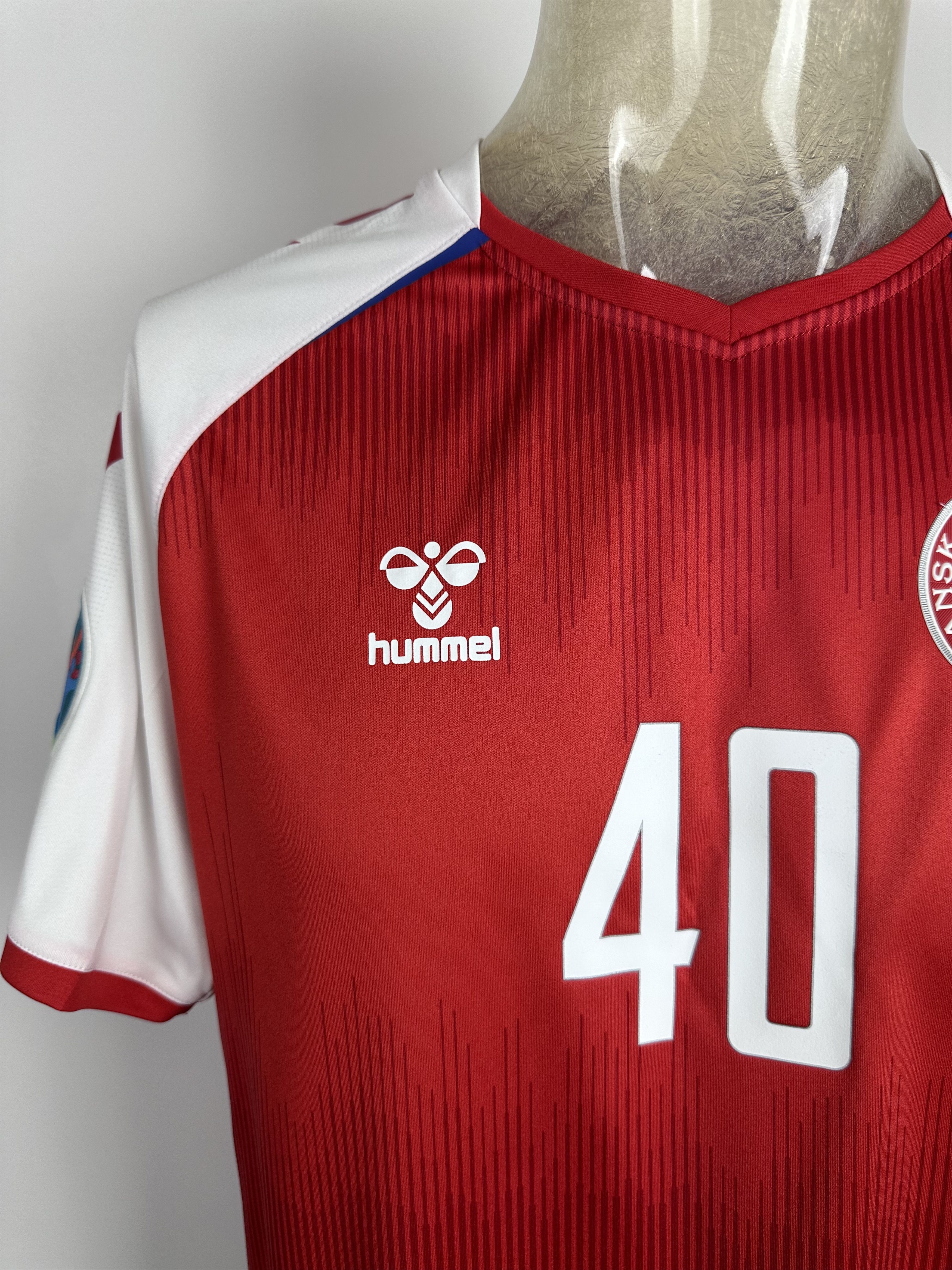 Hummel DENMARK 2021 FOOTBALL SHIRT SOCCER JERSEY #40 DAMSGAARD Size US XL / EU 56 / 4 - 6 Thumbnail