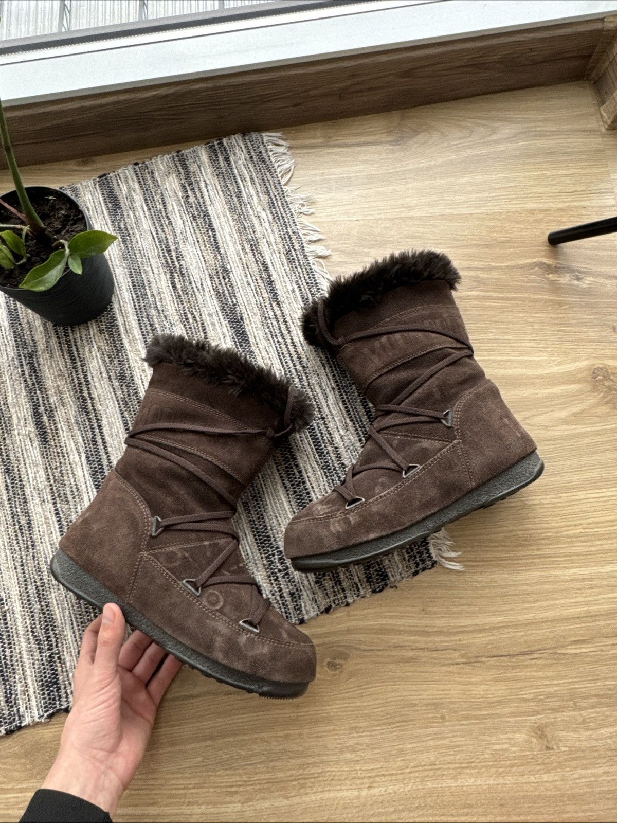 Moon Boot Moon Boot Suede Vintage Brown Hype Y2K Shoes Snow Boots Size US 6 / IT 36 - 4 Thumbnail